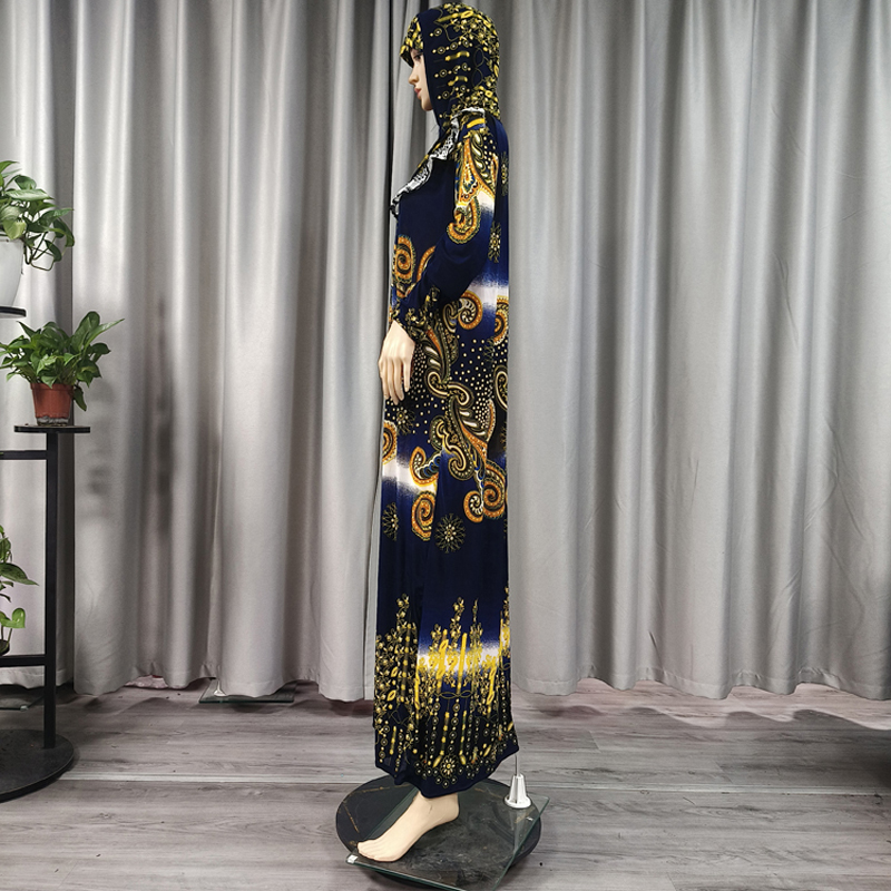 Middle East cross-factory, Middle East, Europe and America hooded, scarf style, traditional fashion, trendy printed large flower dress wholesale Application Scenario