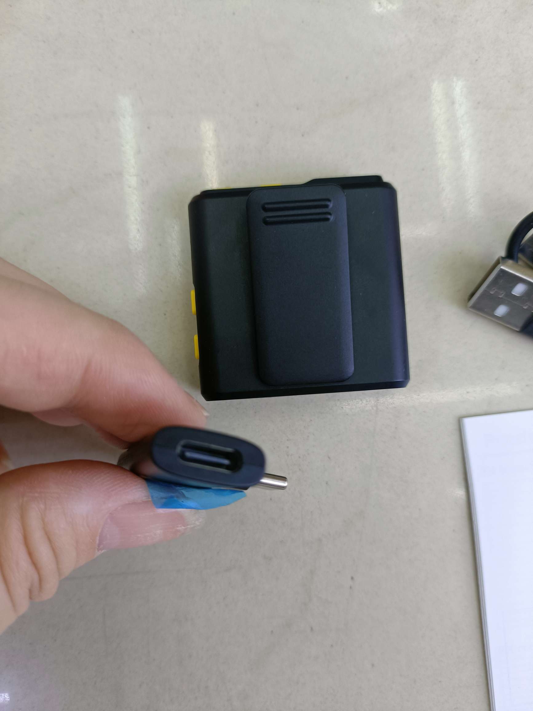 F9 square one-drag one-lapel microphone Wireless microphone Type-C interface/Apple interface detail image 3