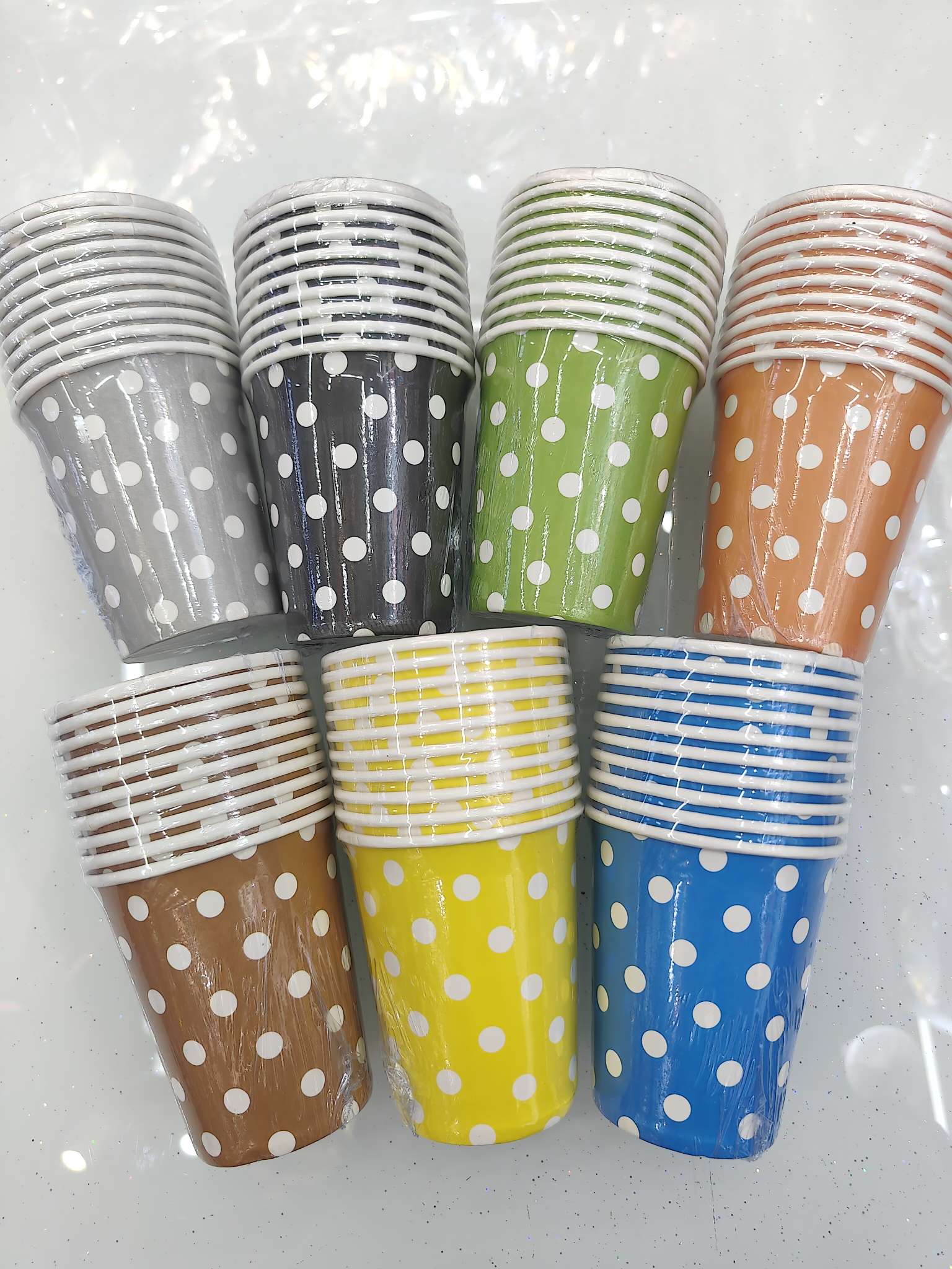 纸杯圆点图