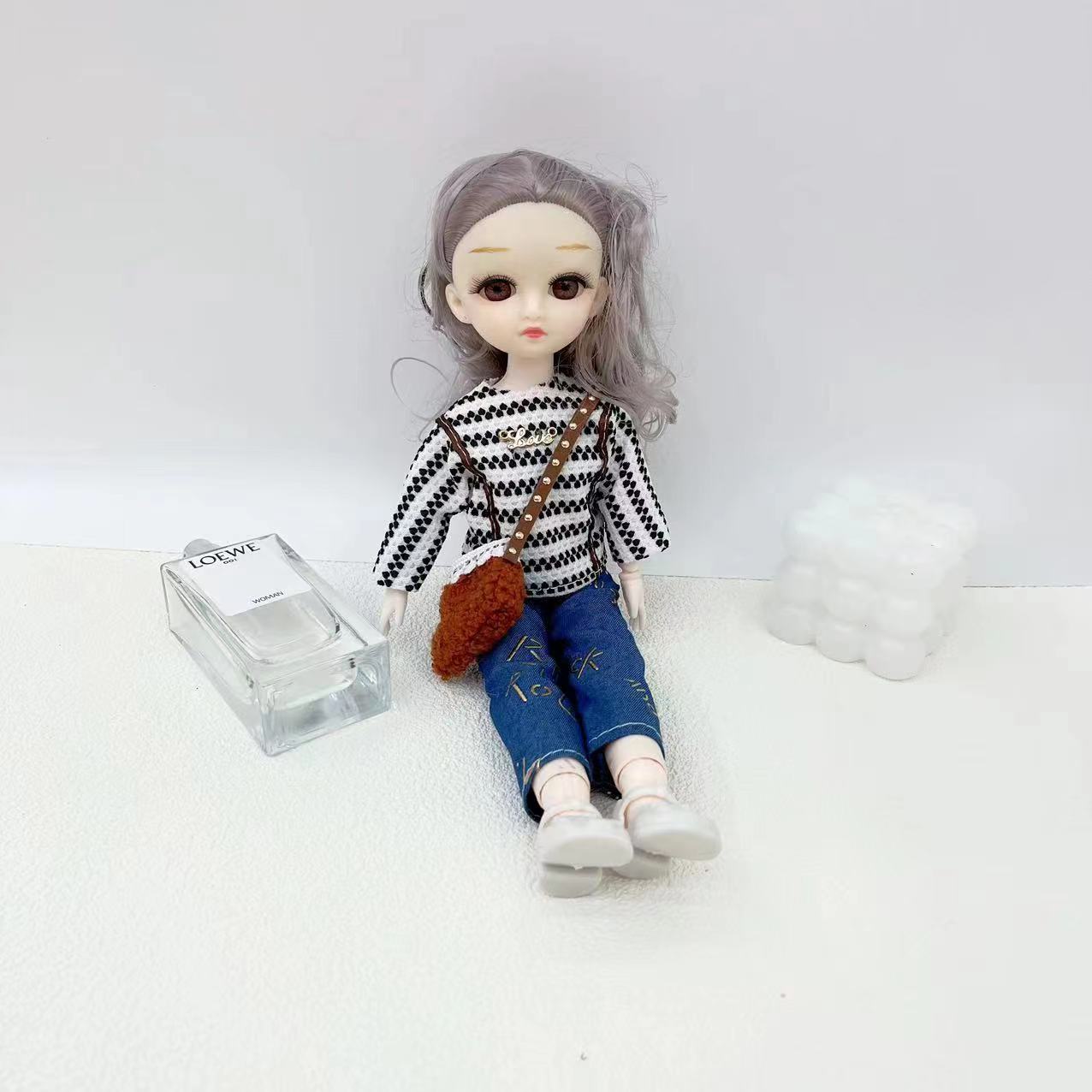 The 30CM Barbie music and light doll is detachable Specification image