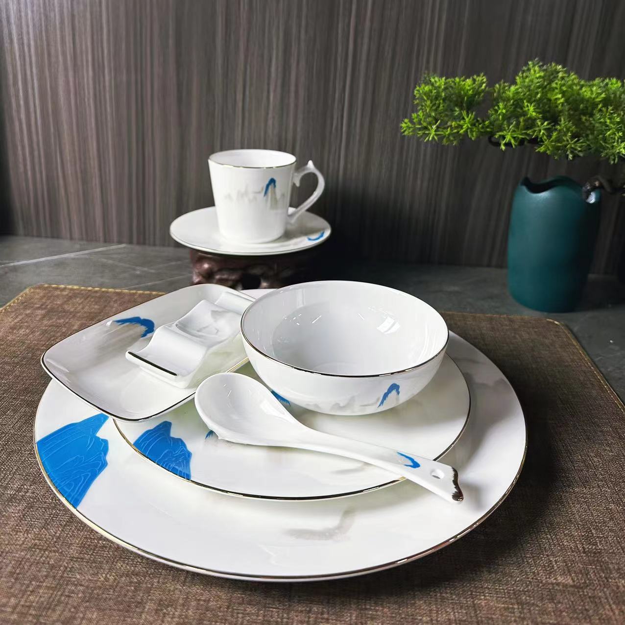 "Tian Gao Yun Dan Series High-end Gold-edge Ceramic Bone China Tableware Set, Chinese ink-wash traditional Chinese style applique print, suitable for hotels. Specification image