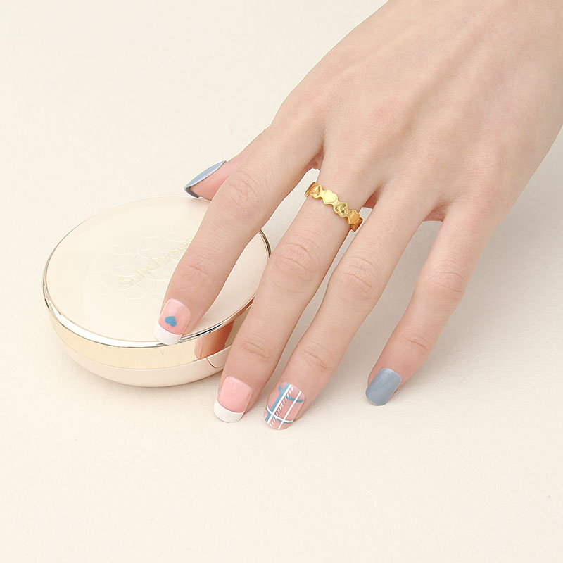 The 24-piece short nail in cream blue heart-shaped wearable artificial nail with a high-end feel is a best-selling product both at home and abroad Application Scenario