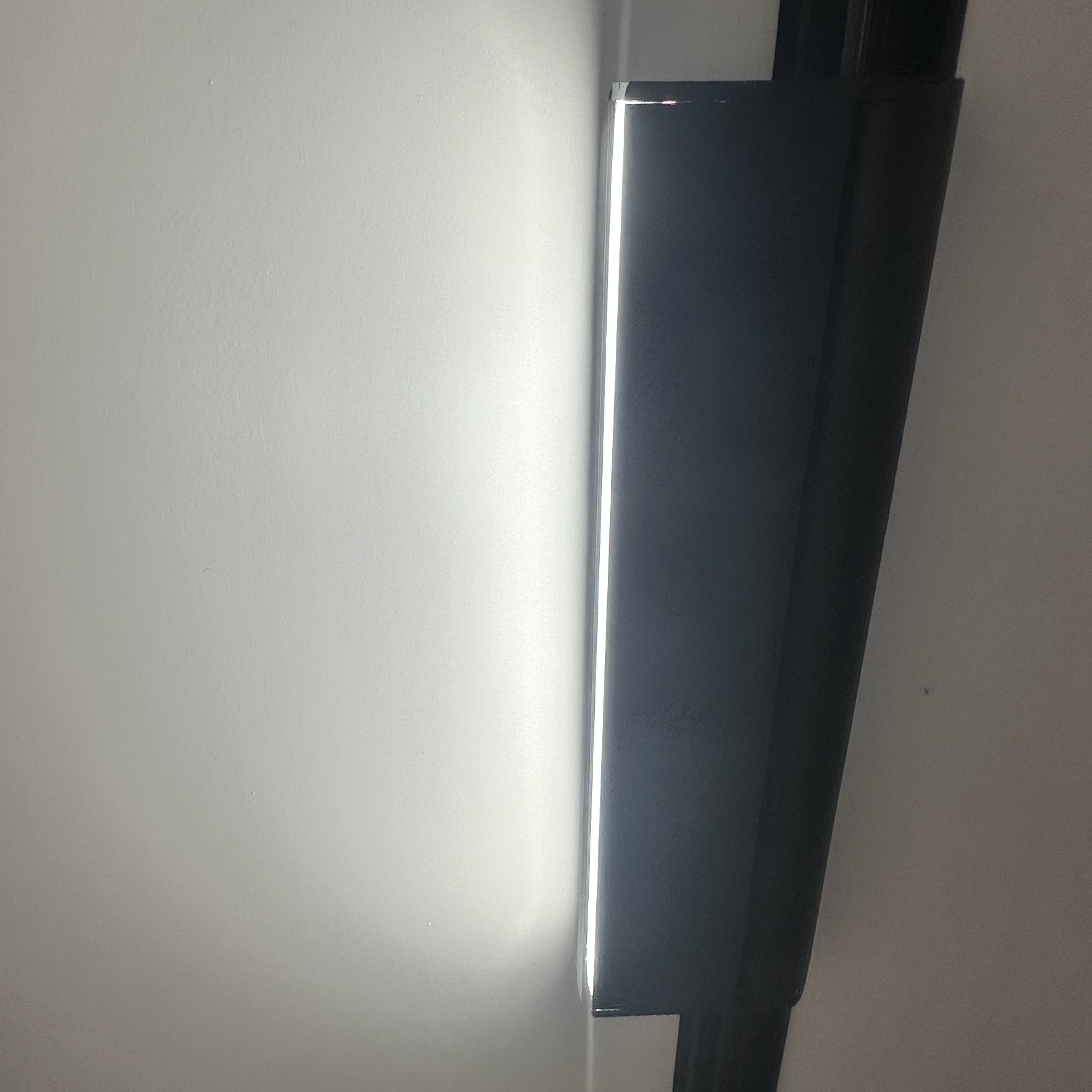 LED magnetic black track light, grille light, floodlight, spotlight, spotlight, strip light details Picture