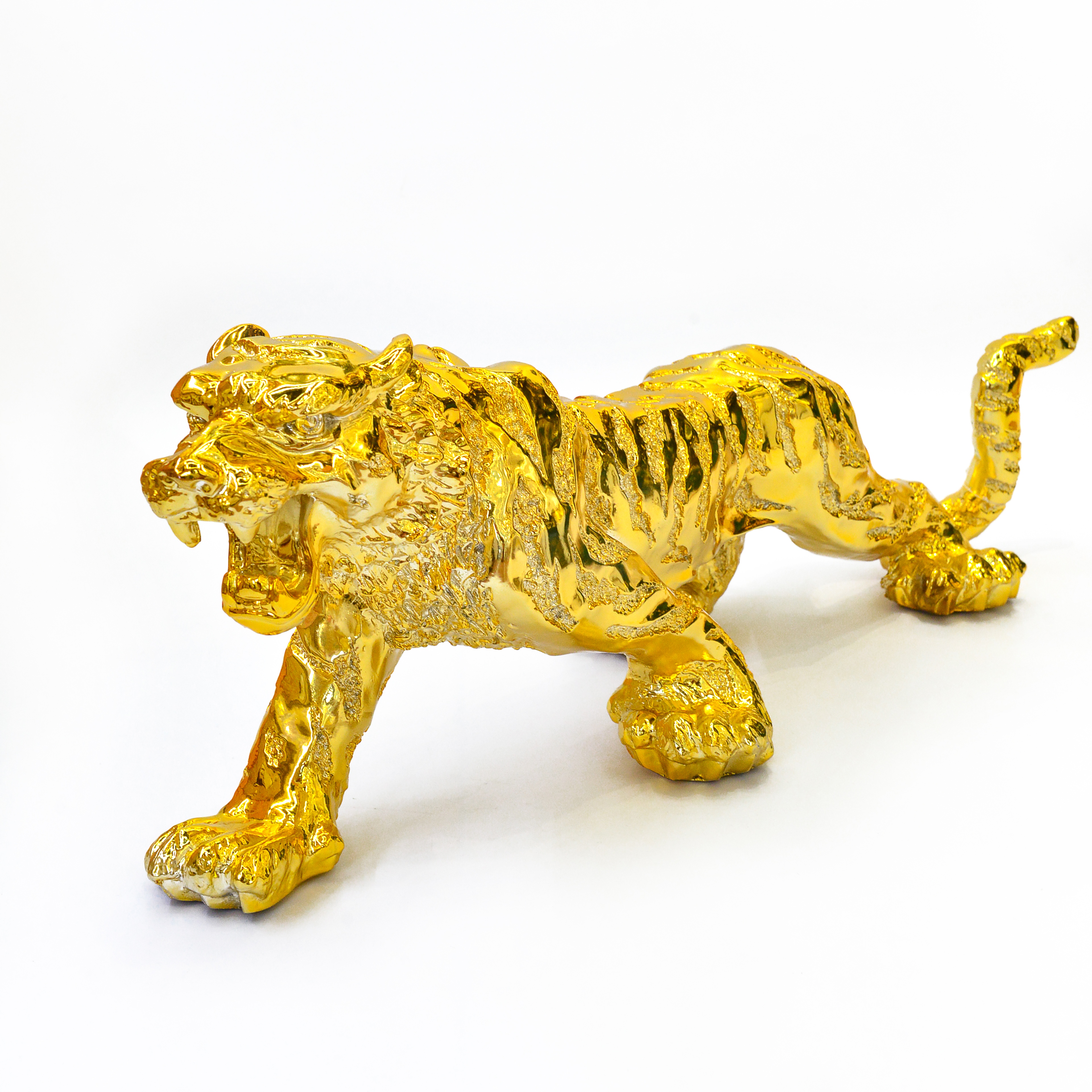 Large-sized tiger resin handicrafts and large-sized exhibition hall ornaments details Picture