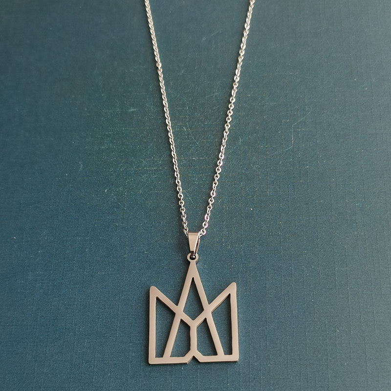 Mayday Huachen Yu's concert LOGO necklace, star logo peripheral support letter pendant Application Scenario