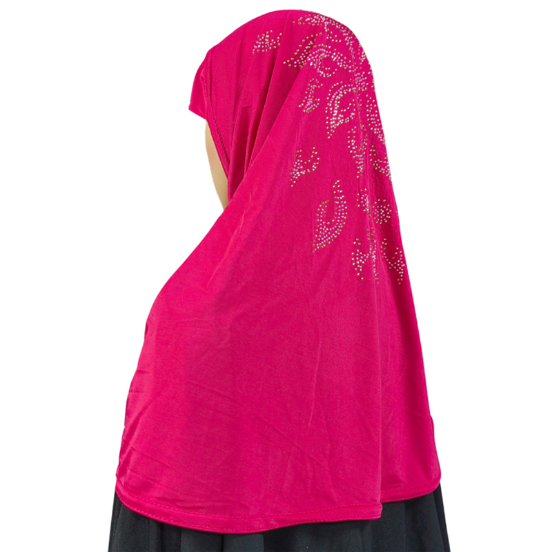 Elegant and fashionable headscarves are selling well. Muslim women's solid-color headscarves with lace, solid-color embossed diamonds, all sizes. Traditional daily ethnic style headscarves from Dubai