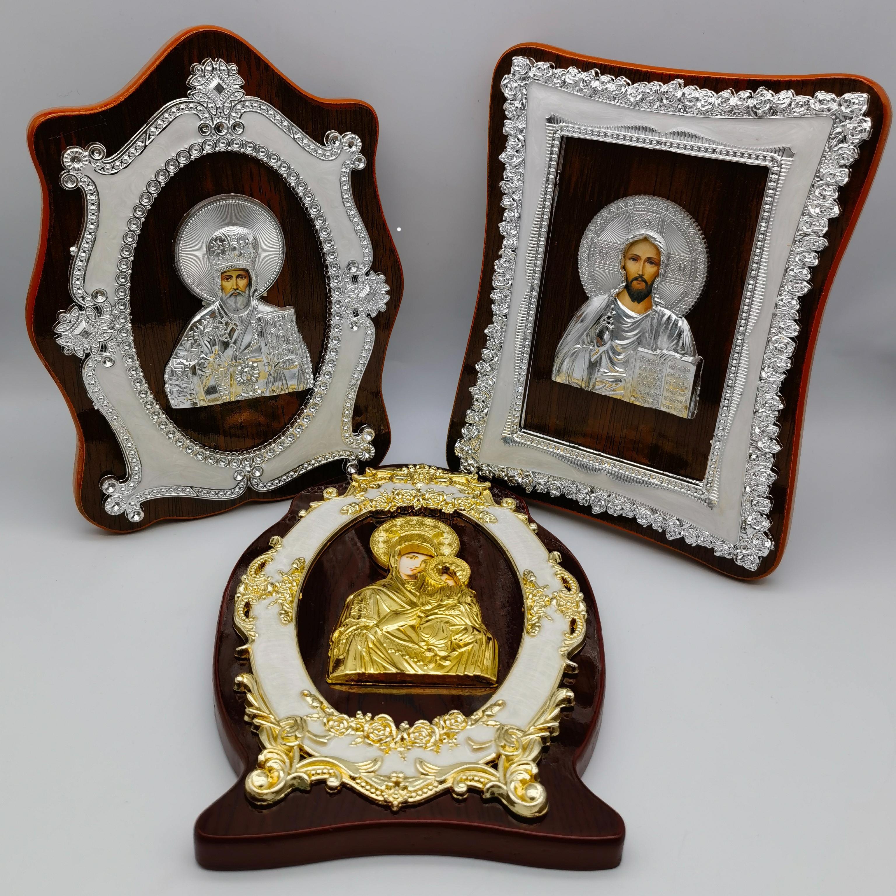 Wooden religious figurine of Jesus and Mary details Picture