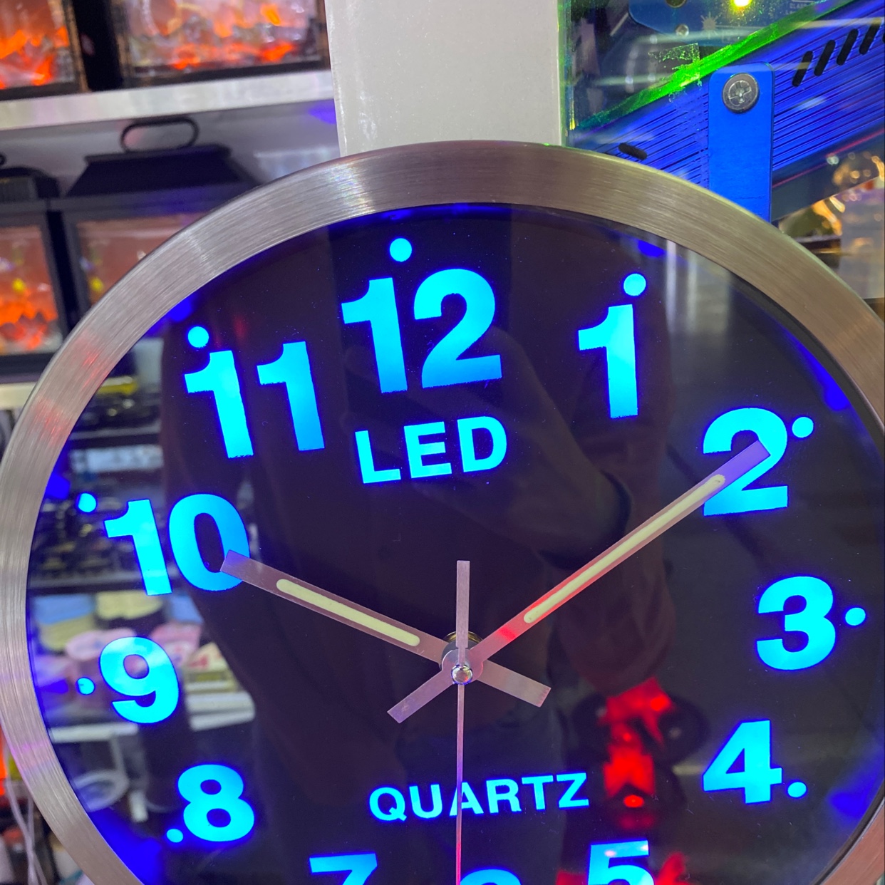 LED clocks, home ornaments and decorative items with unique design. Factory direct sales for home placement Specification image