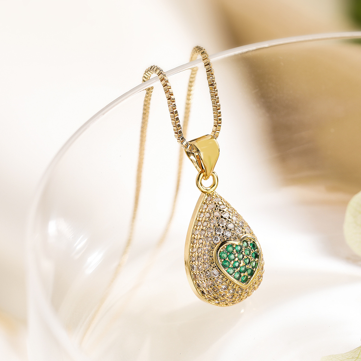 A unique 18K gold-plated zircon water drop pendant necklace from Europe and America, a fashionable, light luxury and high-end collarbone chain for women pic 5