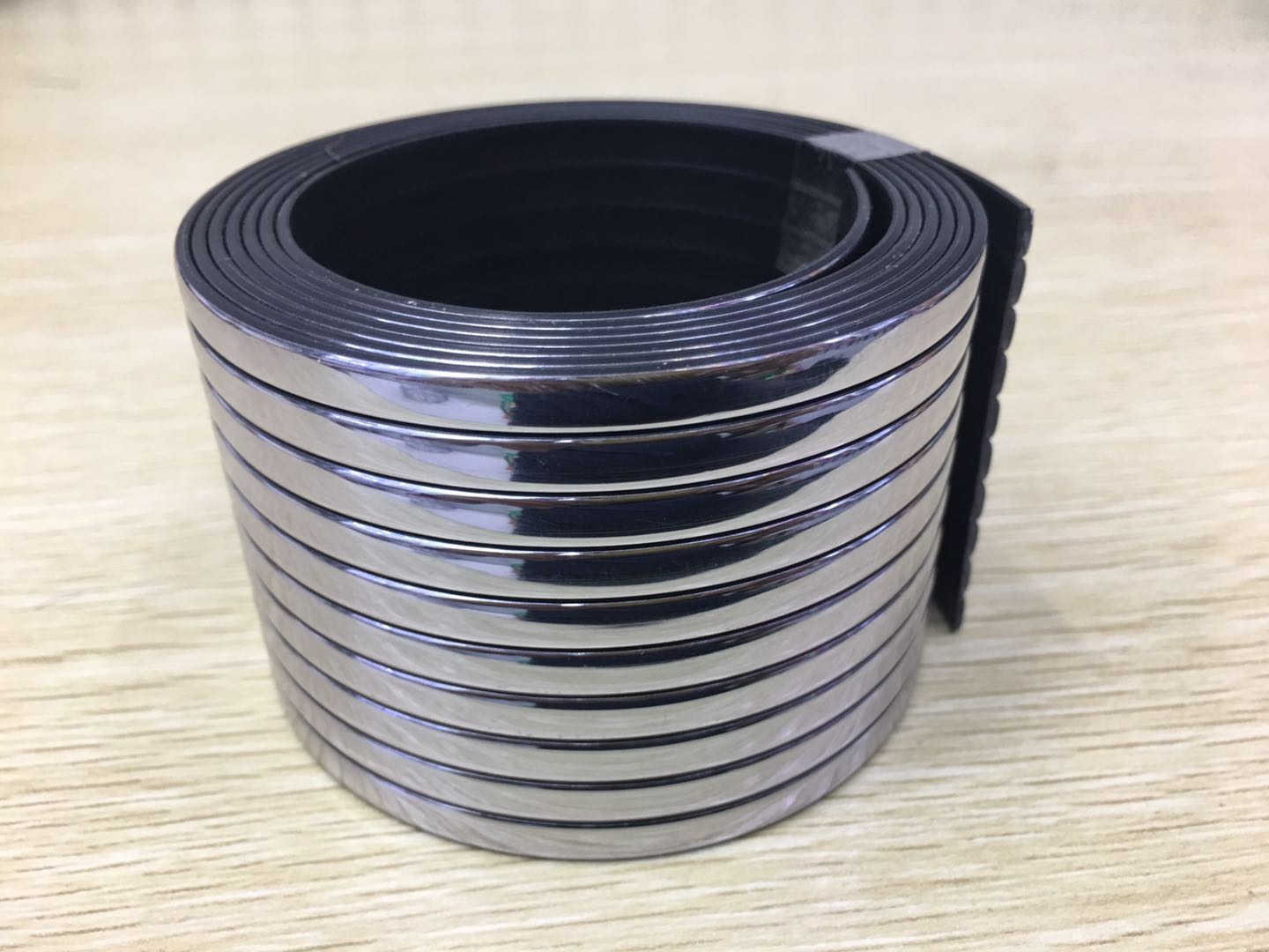 水滴贴钻/洞洞鞋配件/金属扣二脚钉/洞洞扣/带灯鞋扣细节图