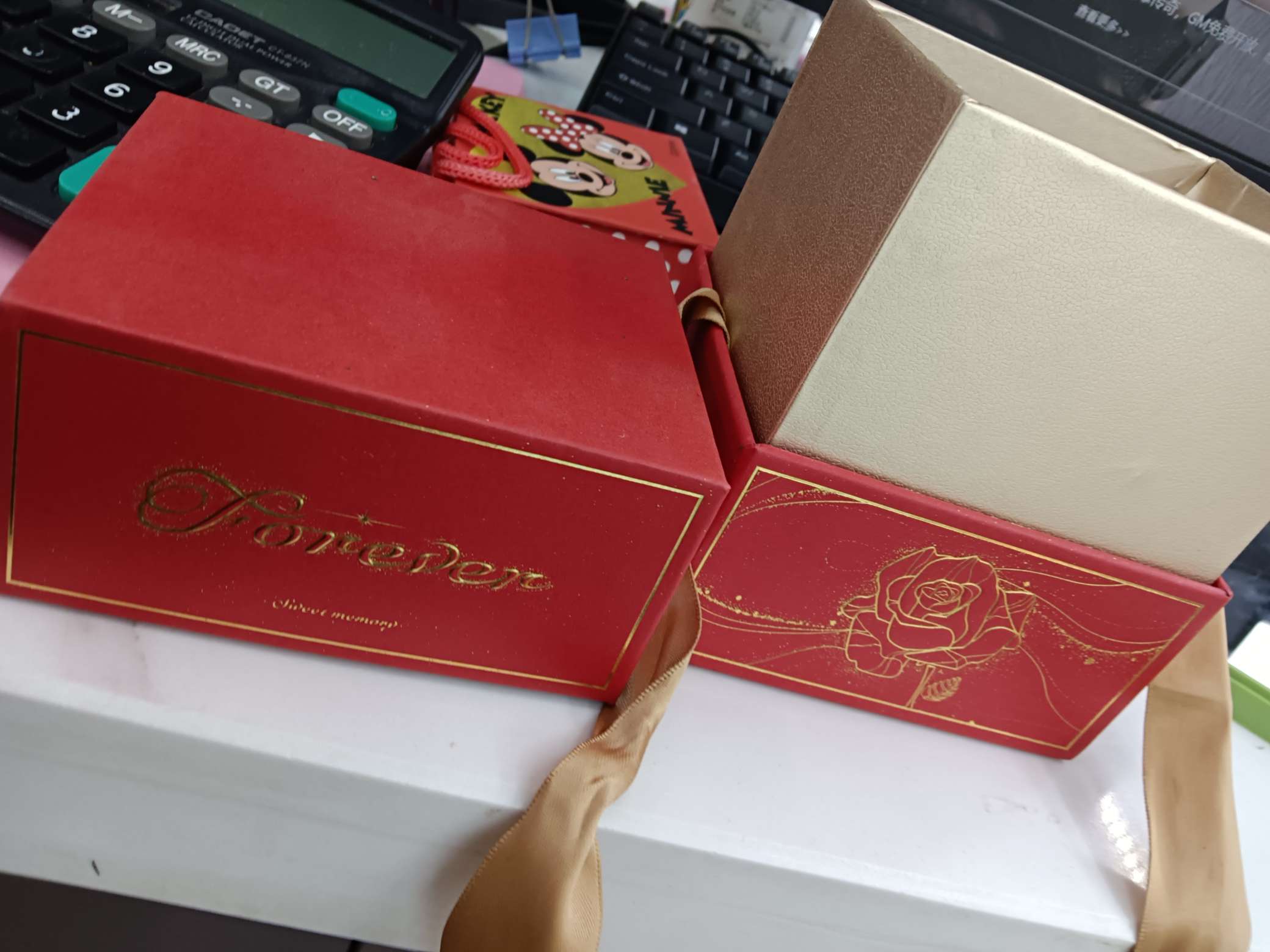 Factory direct sales of medium, high and low-end gift boxes. Customized according to samples detail image 2