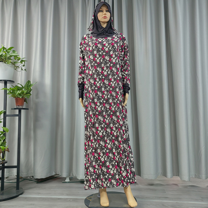 A new cross-border bestseller from Europe and America, a long, plus-size printed long dress set, a ethnic style long robe with a hat, floral prints and lace trim, a trendy women's prayer robe for casual daily wear Application Scenario