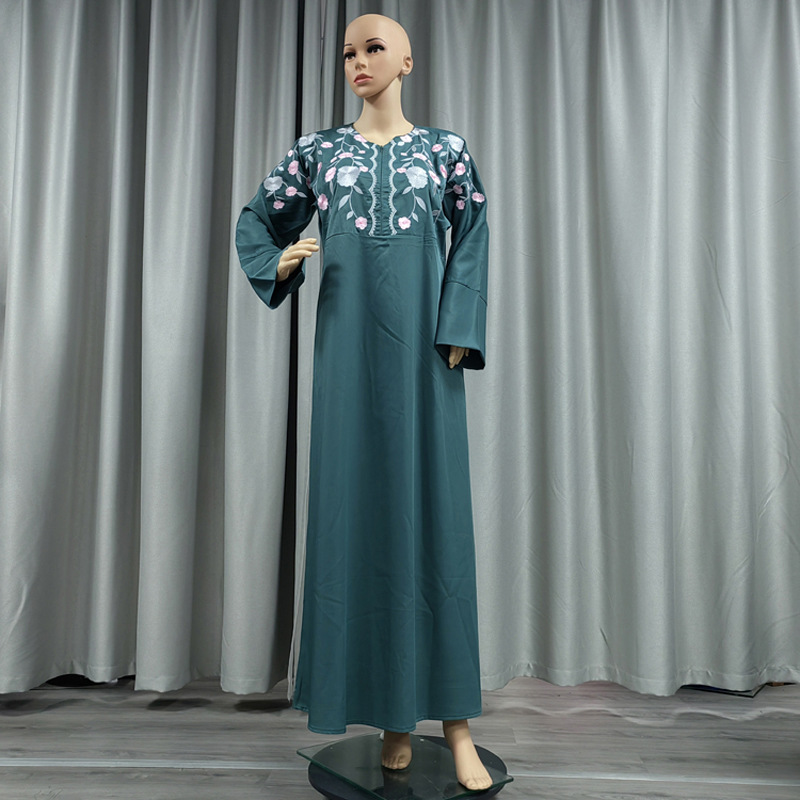 穆斯林时尚欧美领口绣花纯色工厂热卖直销日常民族风女款长款连衣裙优雅圆领刺绣详情3