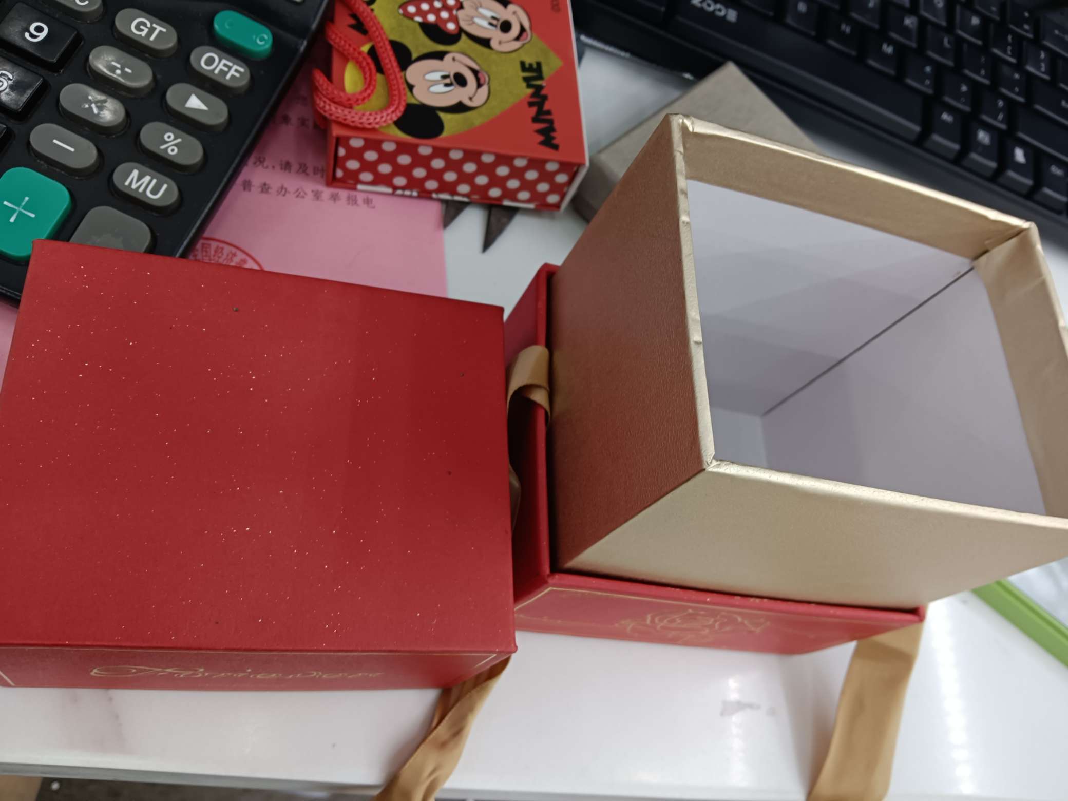 Factory direct sales of medium, high and low-end gift boxes. Customized according to samples Specification image