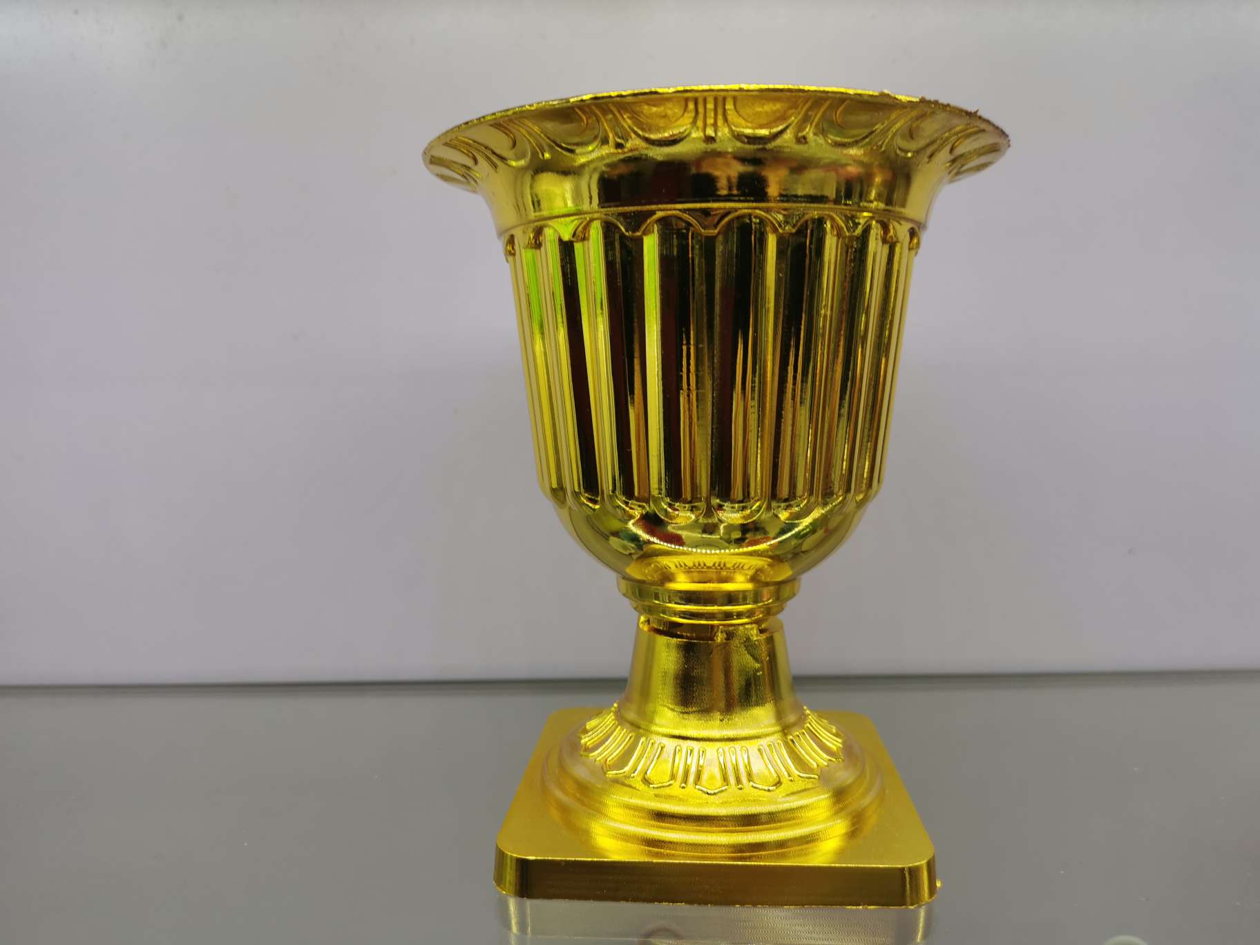 Electroplated plastic Roman basin details Picture