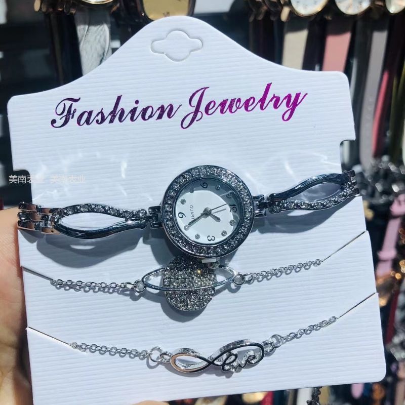 The latest women's bracelet watch, a best-selling fashion women's watch on Douyin, is sold directly by the manufacturer as a 3-piece gift watch details Picture