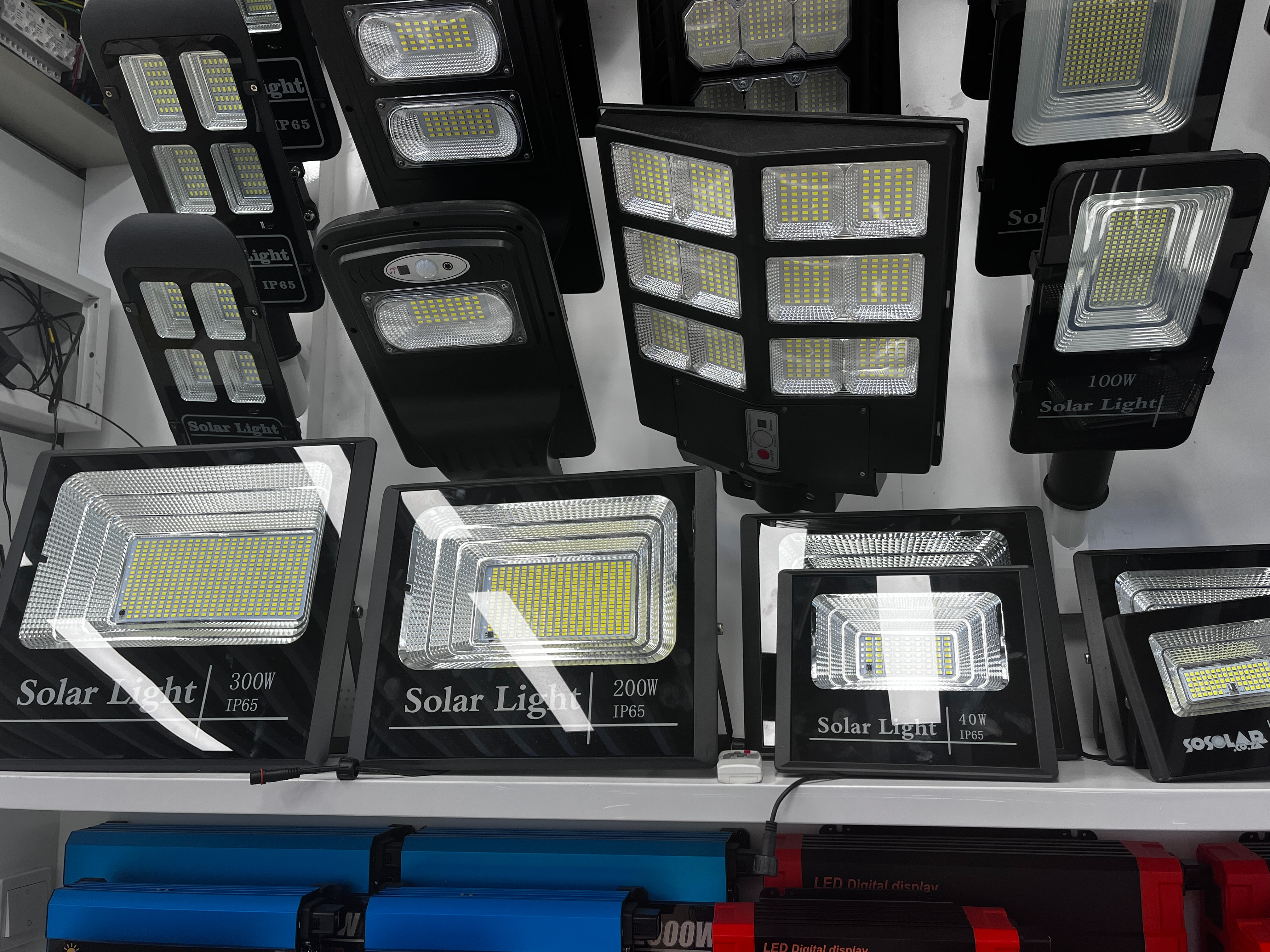 SAKO solar lamps, solar treasure POTS, floodlights, garden lamps, solar street lamps, corridor and passage lights