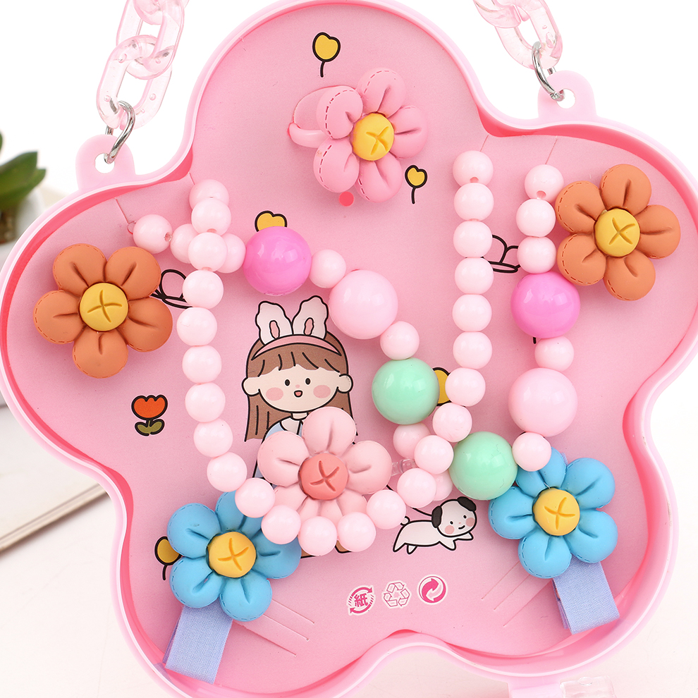 New children's hair accessory set, beaded necklace, earrings, ring, rubber band hair clip set, girls' gift accessories, gift box Application Scenario