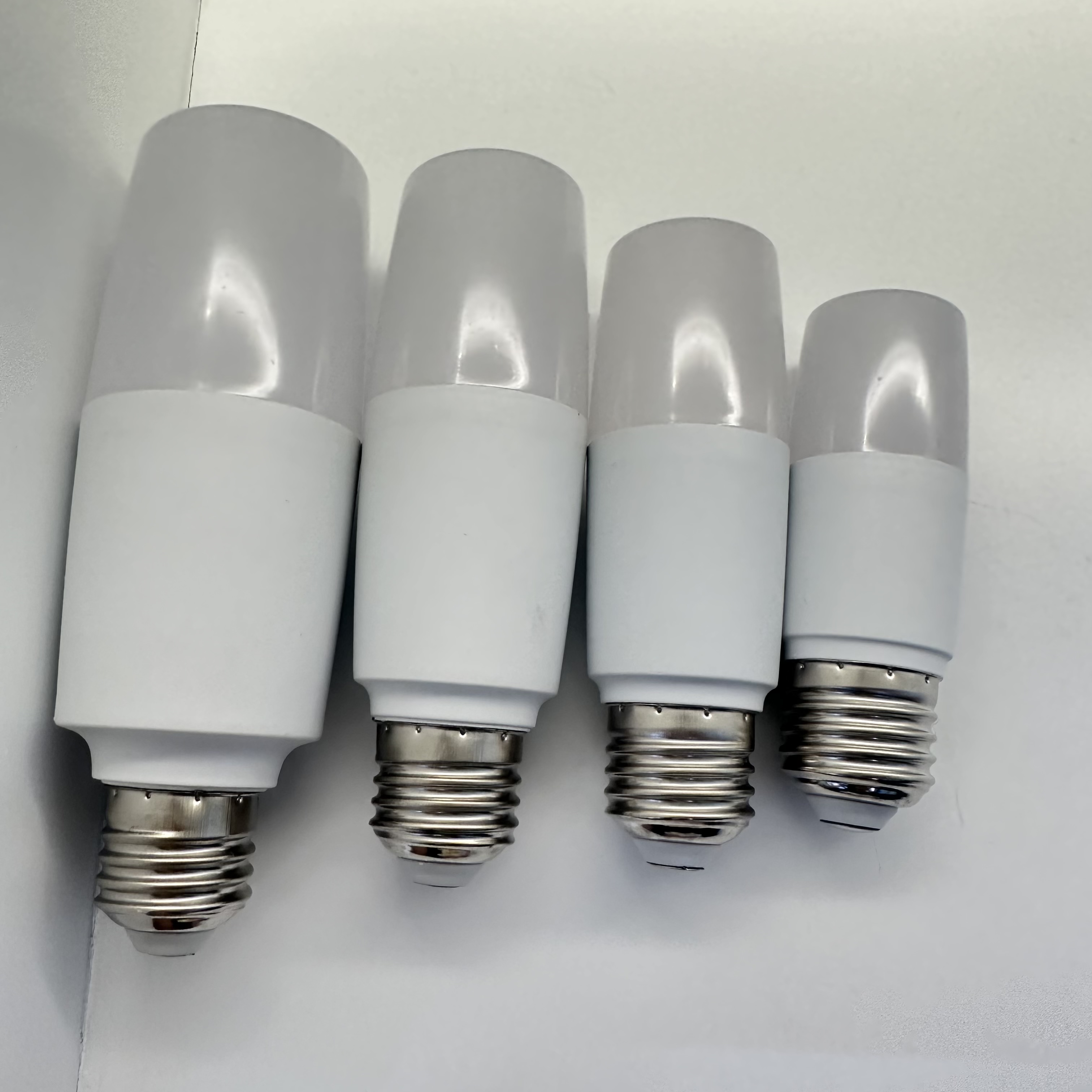The lighting LED bulb is a white bulb column Item Picture