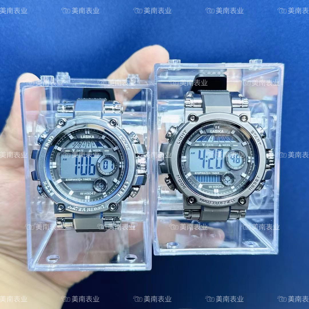 The latest sports electronic watch with a fashionable large dial and men's outdoor multi-functional watch is selling well at the beginning of the school year details Picture