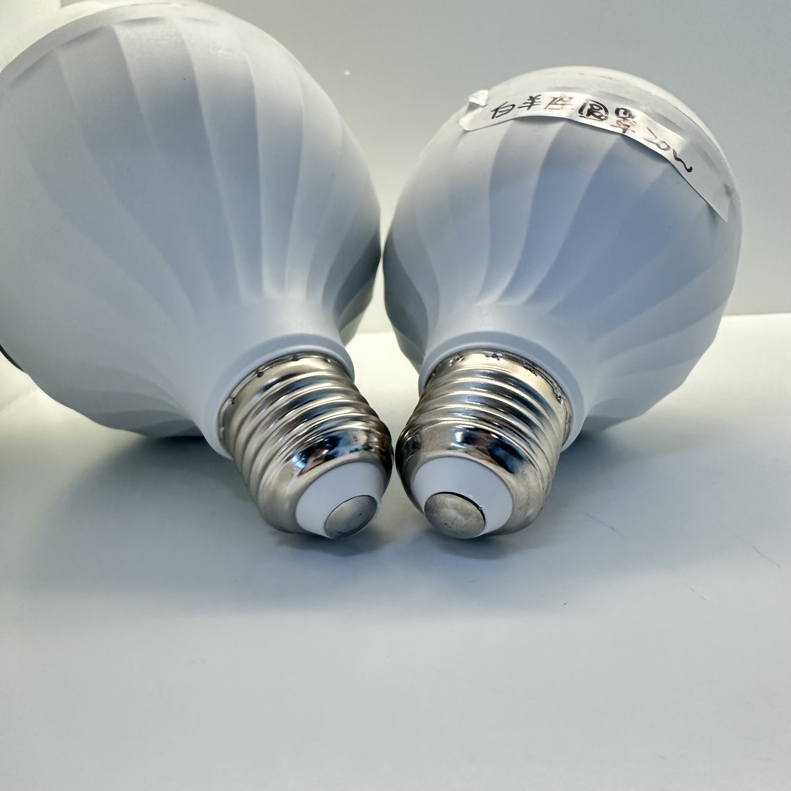 Three-inch, five-inch and seven-inch white LED bulbs for lighting Specification image