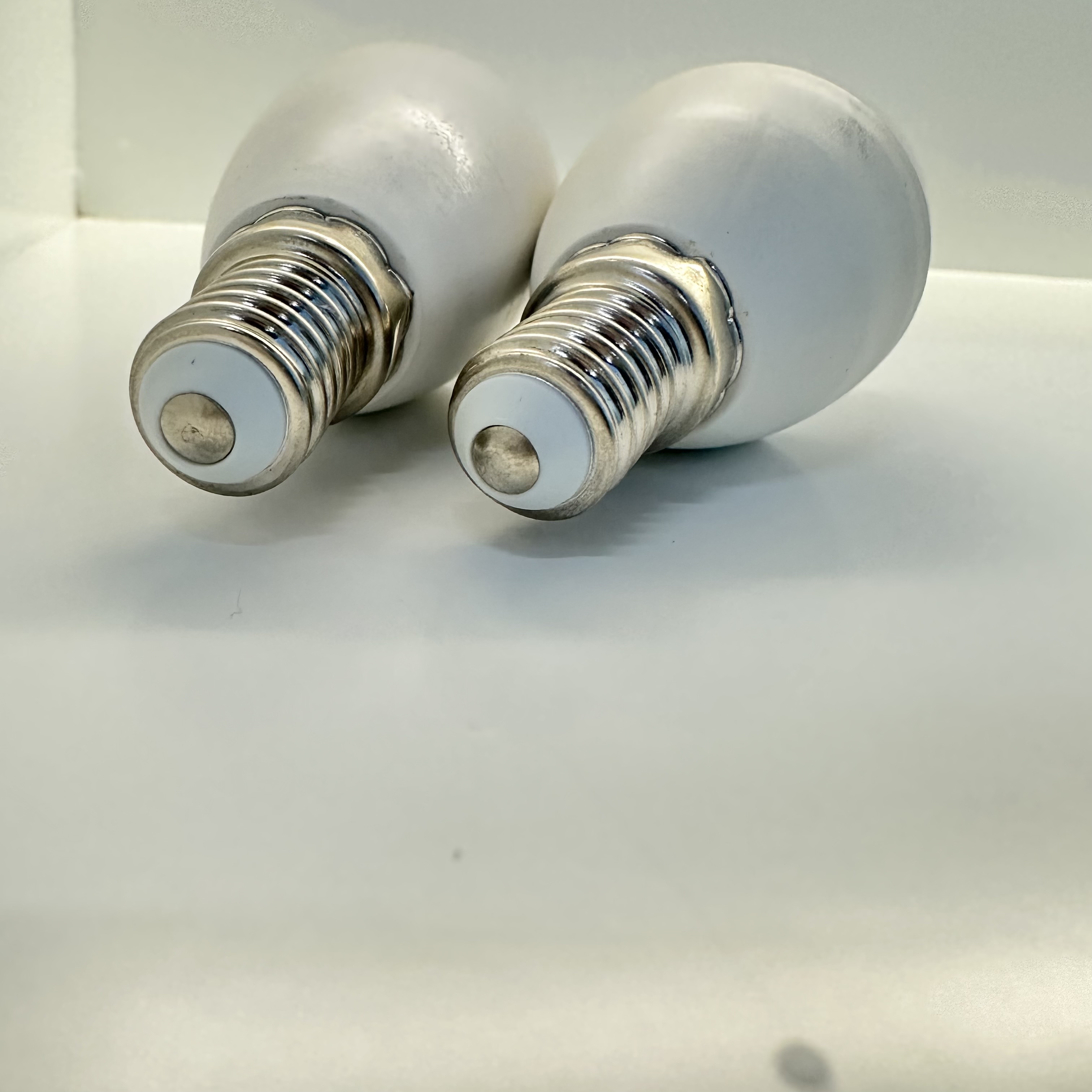 Lighting LED bulbs E14 and E27 Specification image