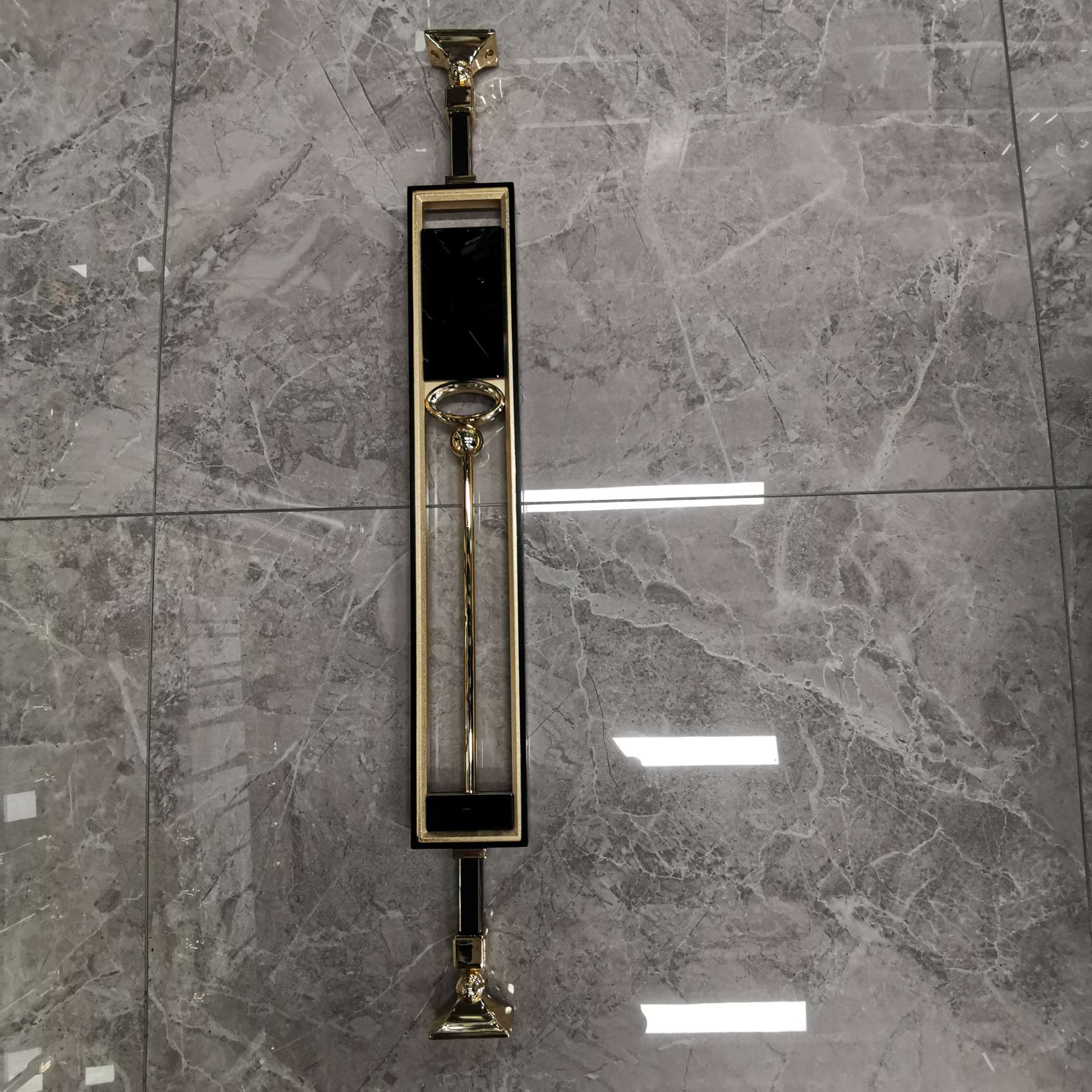 الدرج سور، أعمدة Specification image