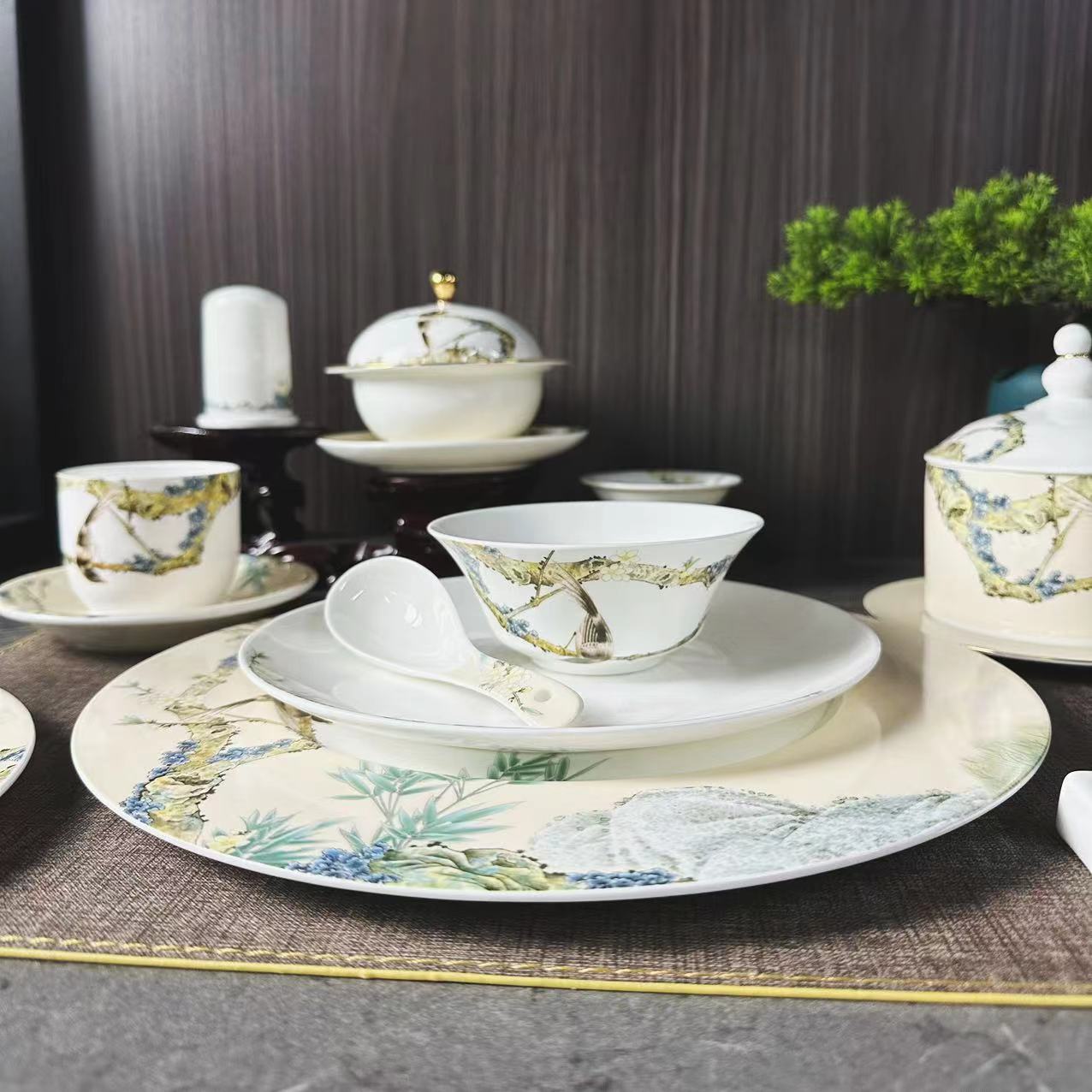 Retro flower-and-bird series ceramic bone China tableware set, Chinese ink-wash style imperial garden style carved ceramic tableware Application Scenario
