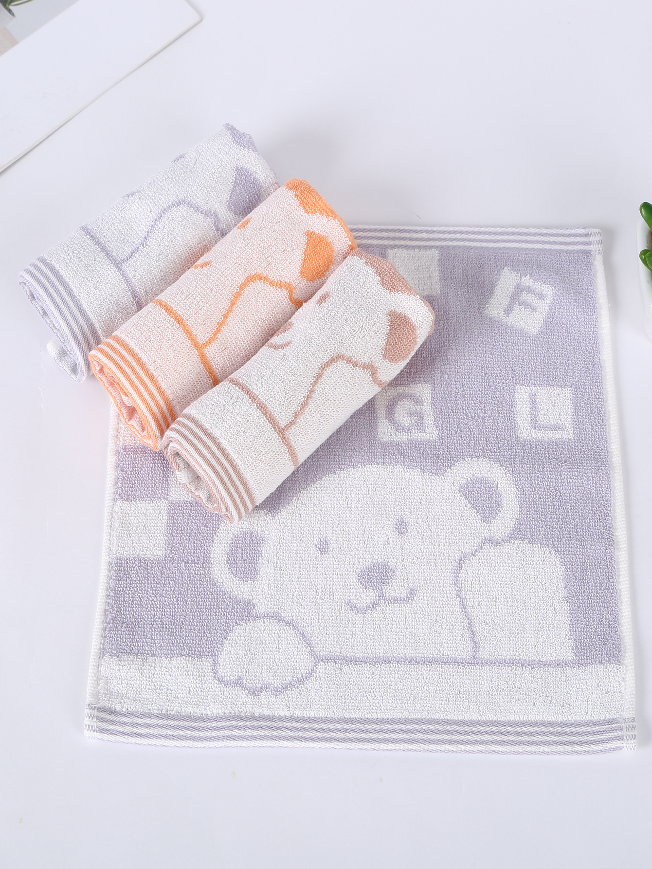 Xi Qiu Towel Letter Bear Small Square towel Item Picture