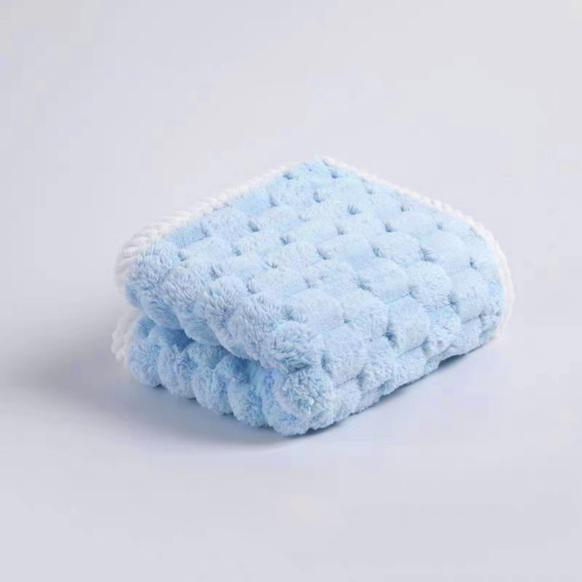 Seal Ball Towel Coral Velvet Cloud Lattice Square Towel 30*30 Application Scenario
