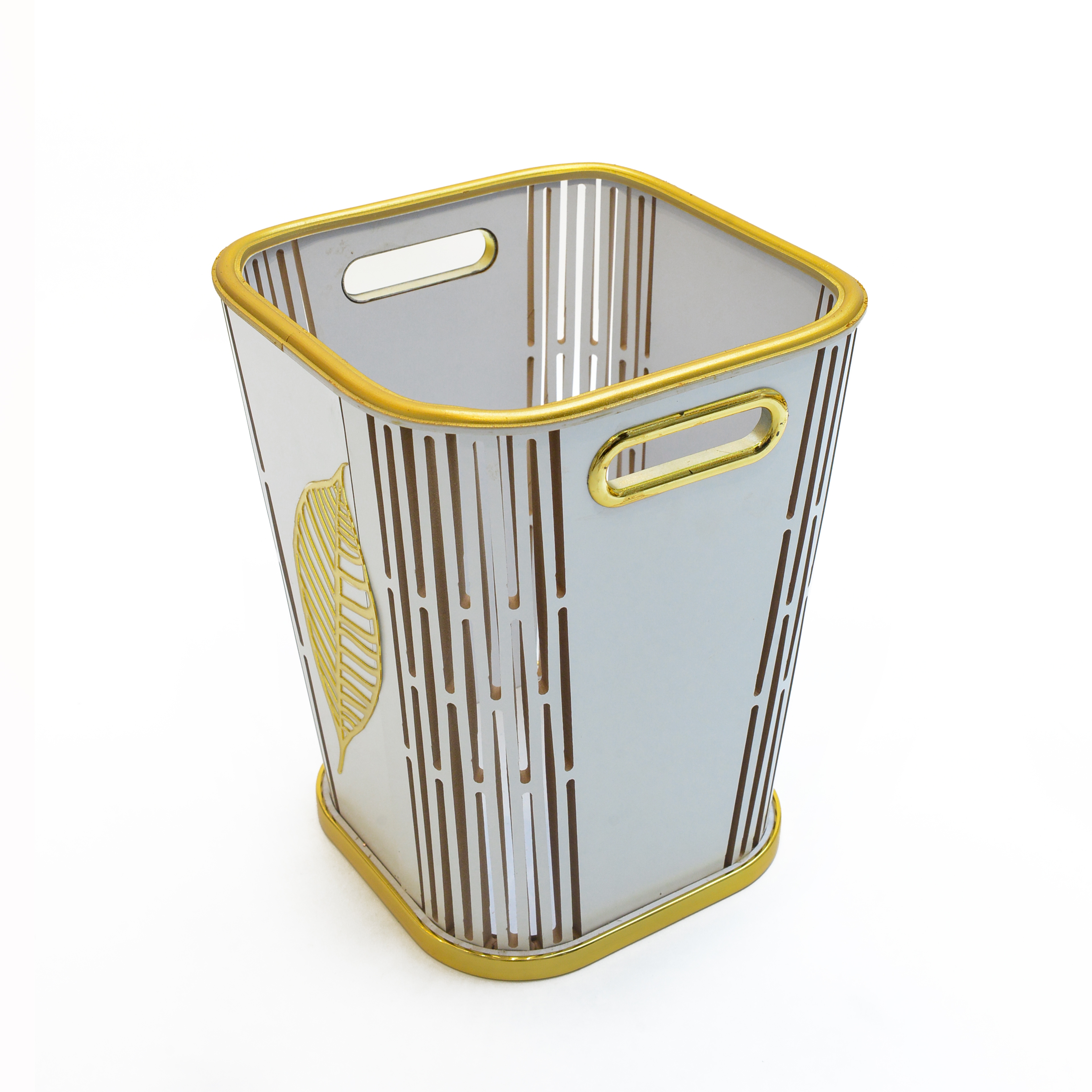 Wooden hollowed-out Arab-style trash can tissue box set 002 Application Scenario