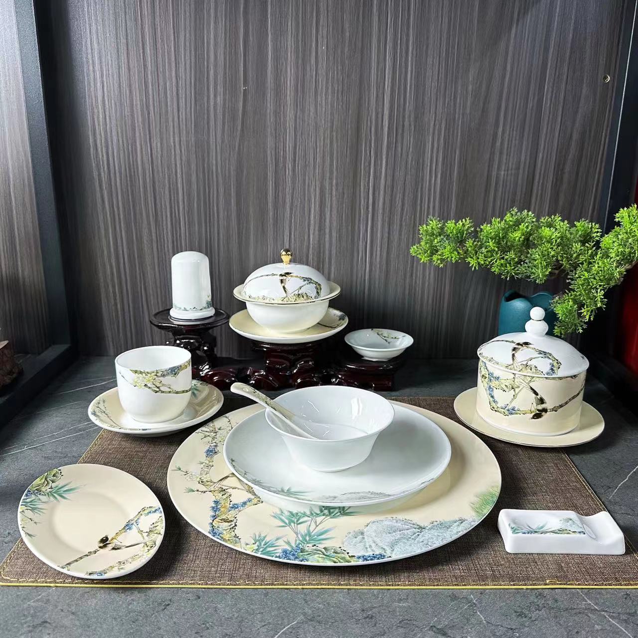 复古花鸟系列陶瓷骨瓷餐具套装中式水墨宫廷御花园风浮雕感陶瓷餐具
