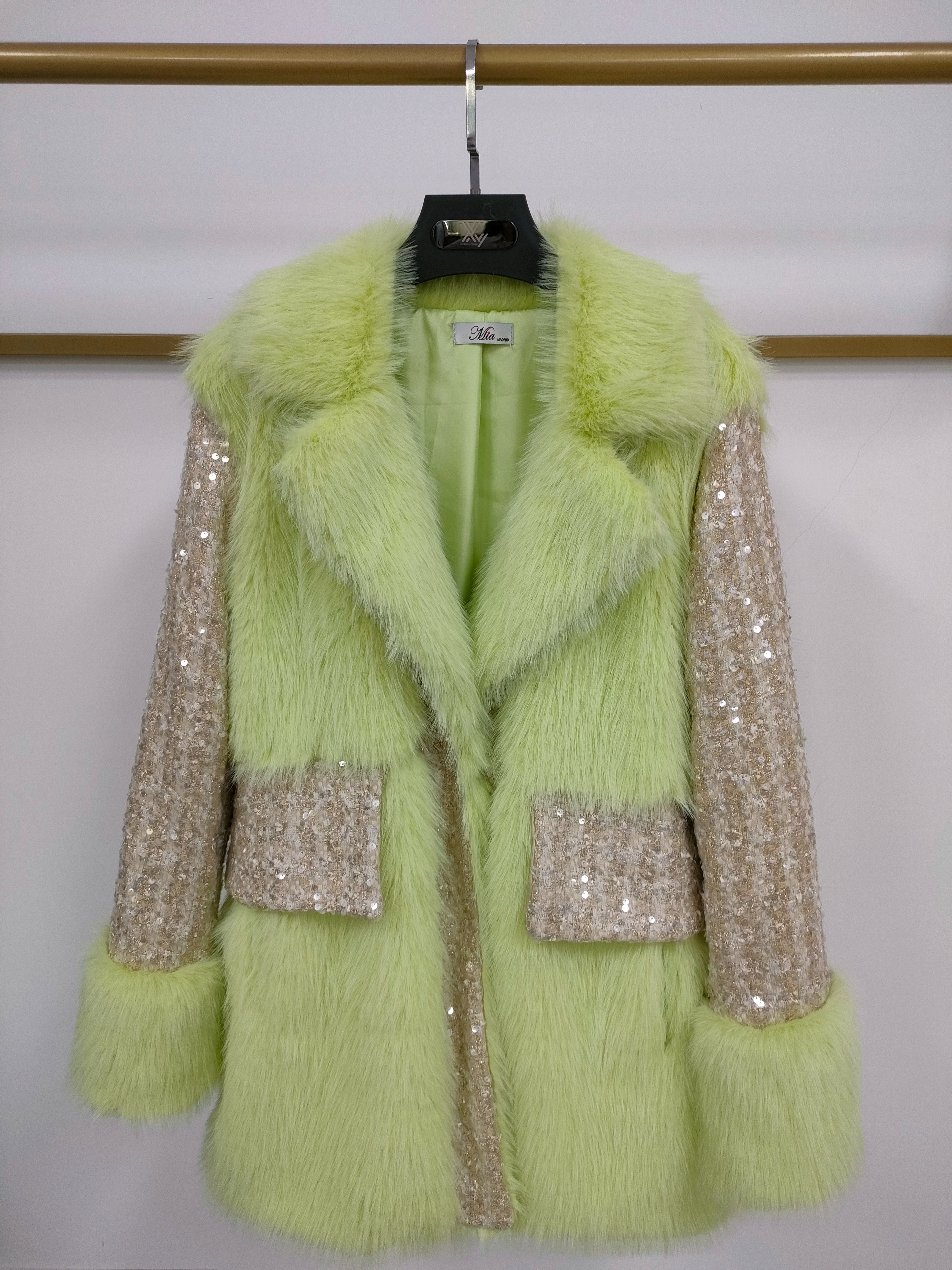 2023 New Fur Splicing Sequin Coat Winter Imitation Fur Fashion Selling Fur Specification drawing