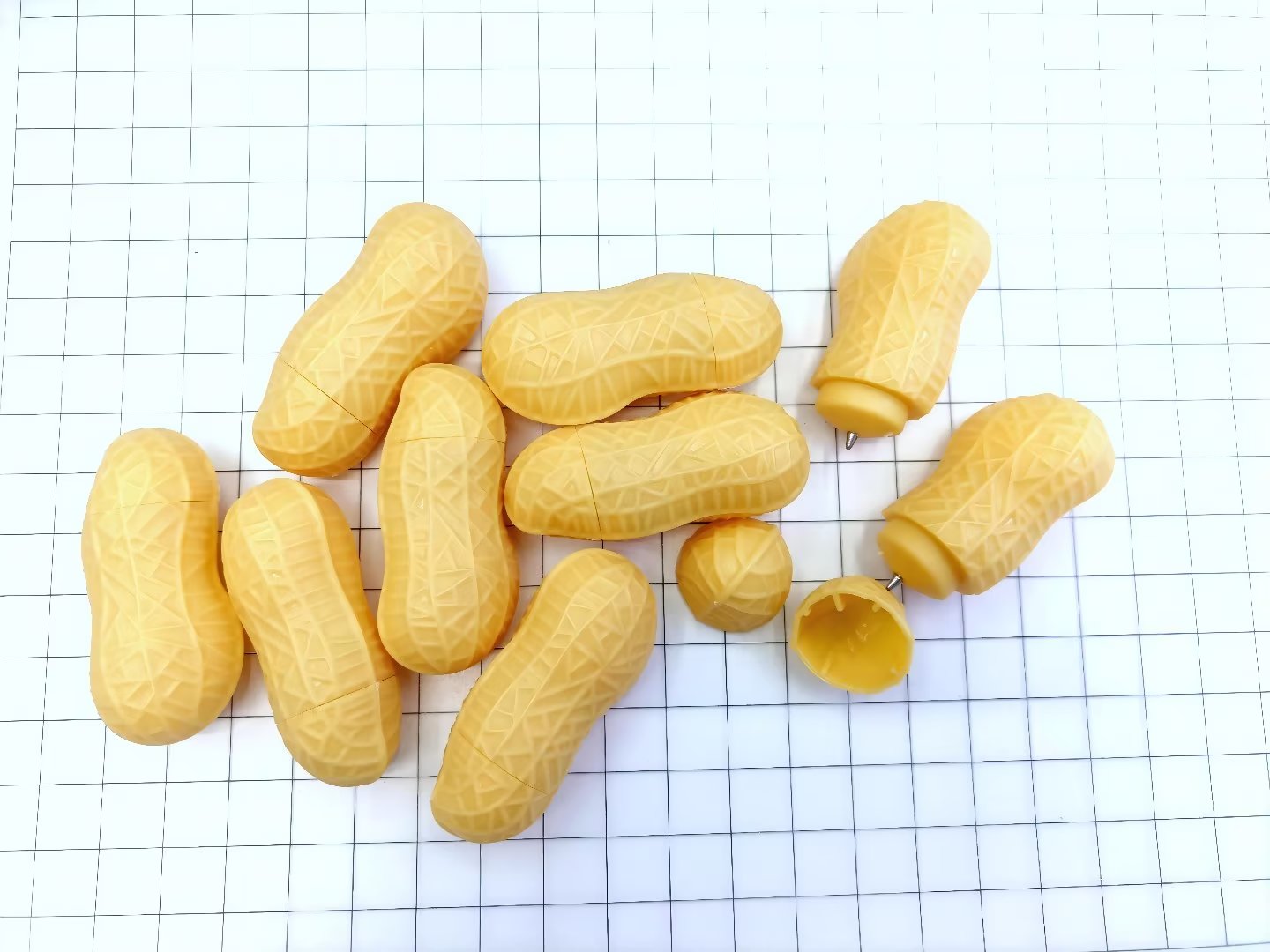 儿童玩具卡通仿真花生小玩具玩具笔奇趣扭蛋赠品小玩具新奇特学校活动小礼品