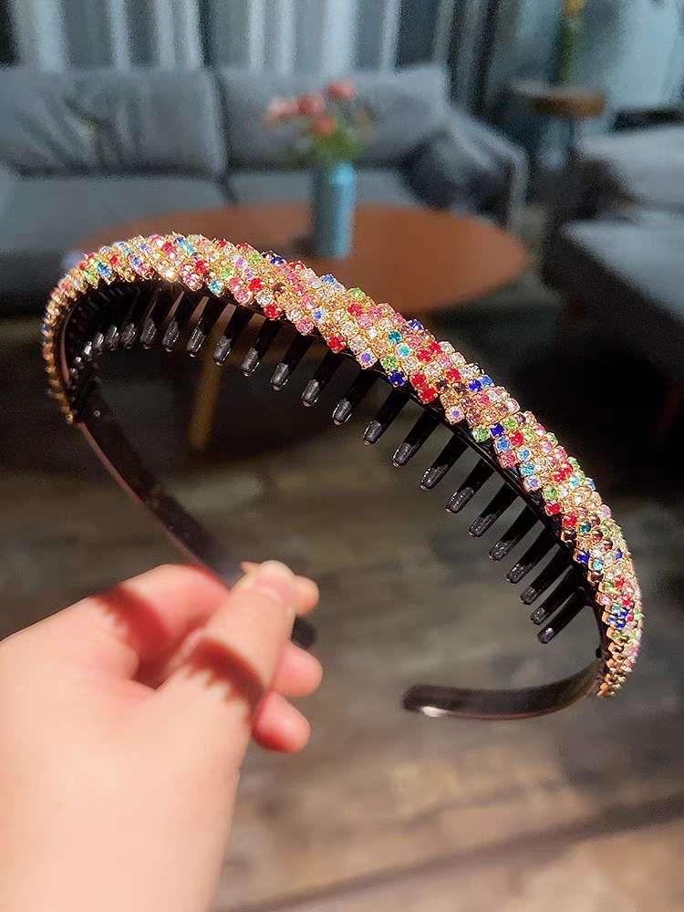 A simple hairband for women to wash their faces, a toothed anti-slip hair clip, a hairpin for breaking hair, a summer headwear Item Picture