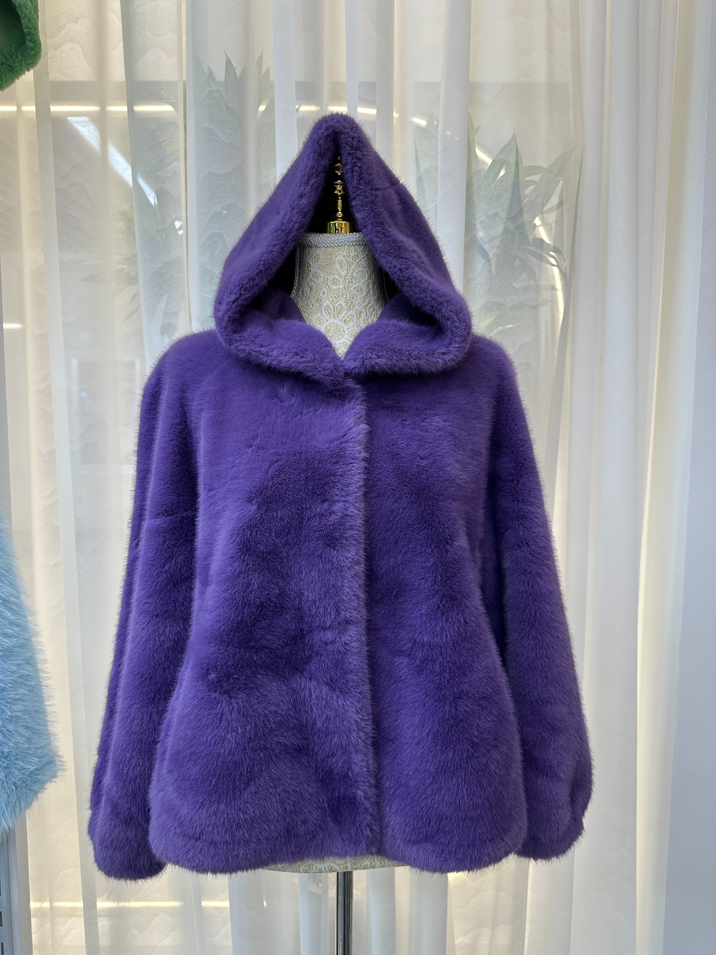 Autumnwinter New Woolen Coat Hooded Fur Coat Fashion Trend