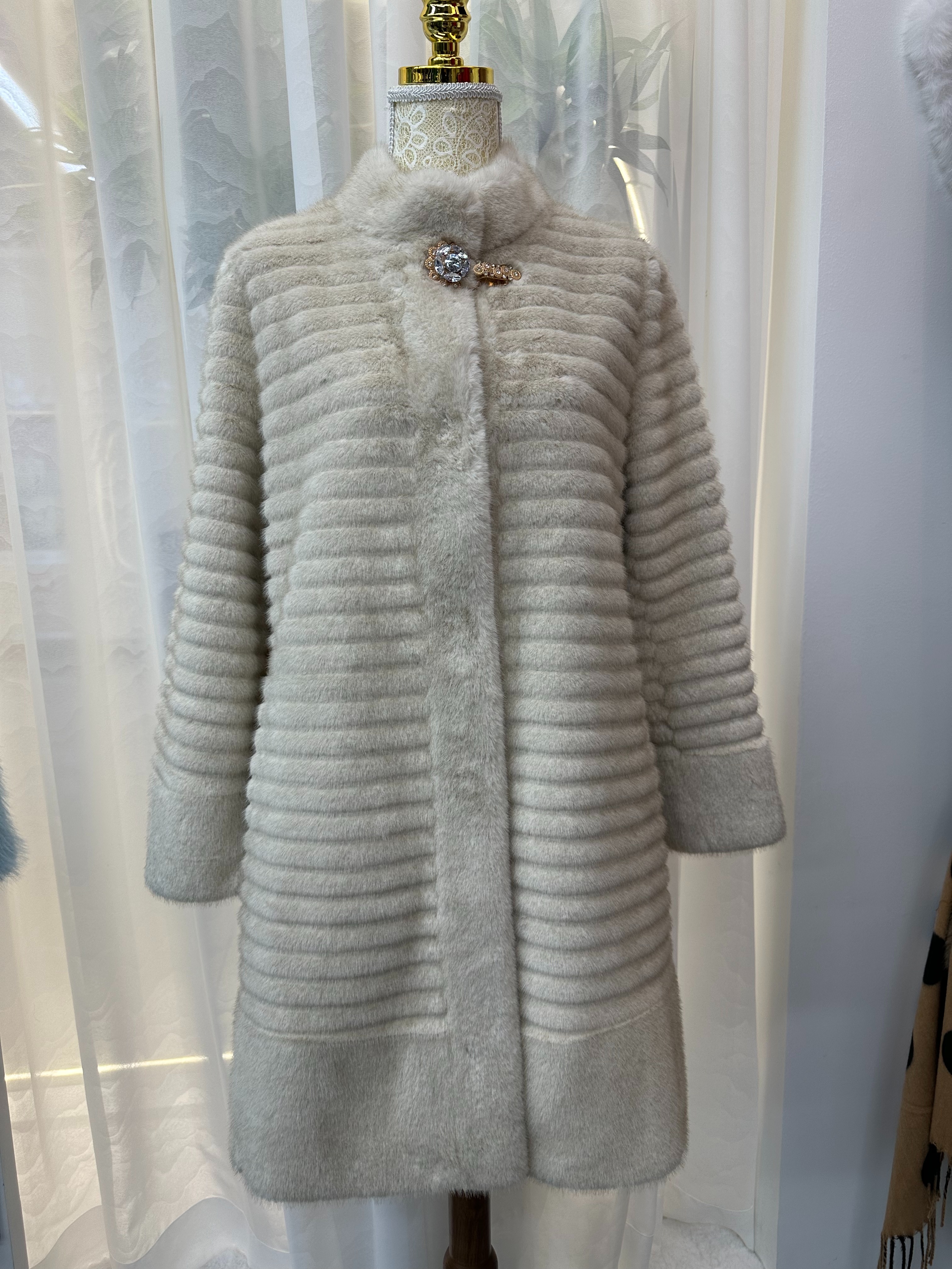 Autumn/Winter Mink Plush Mid-Length Striped Design Coat Noble Woolen Fur Coat Specification drawing