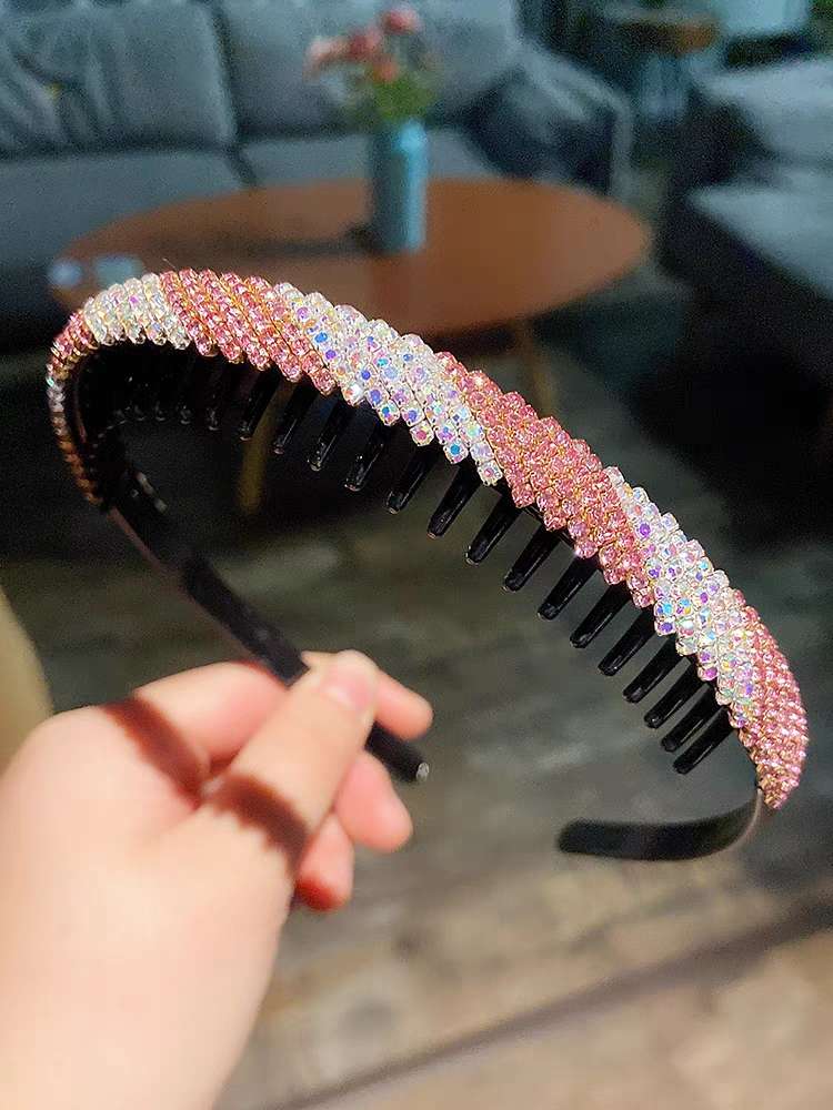 A simple hairband for women to wash their faces, a toothed anti-slip hair clip, a hairpin for breaking hair, a summer headwear Specification image