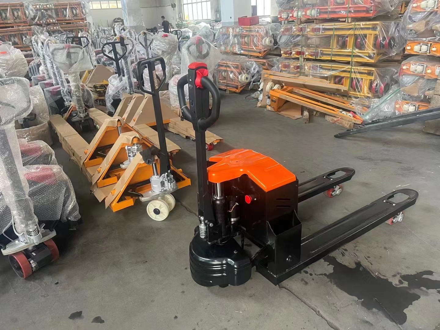 Factory wholesale electric floor cattle pallet trucks, electric floor trucks, warehouse handling equipment, manual hydraulic forklifts Application Scenario