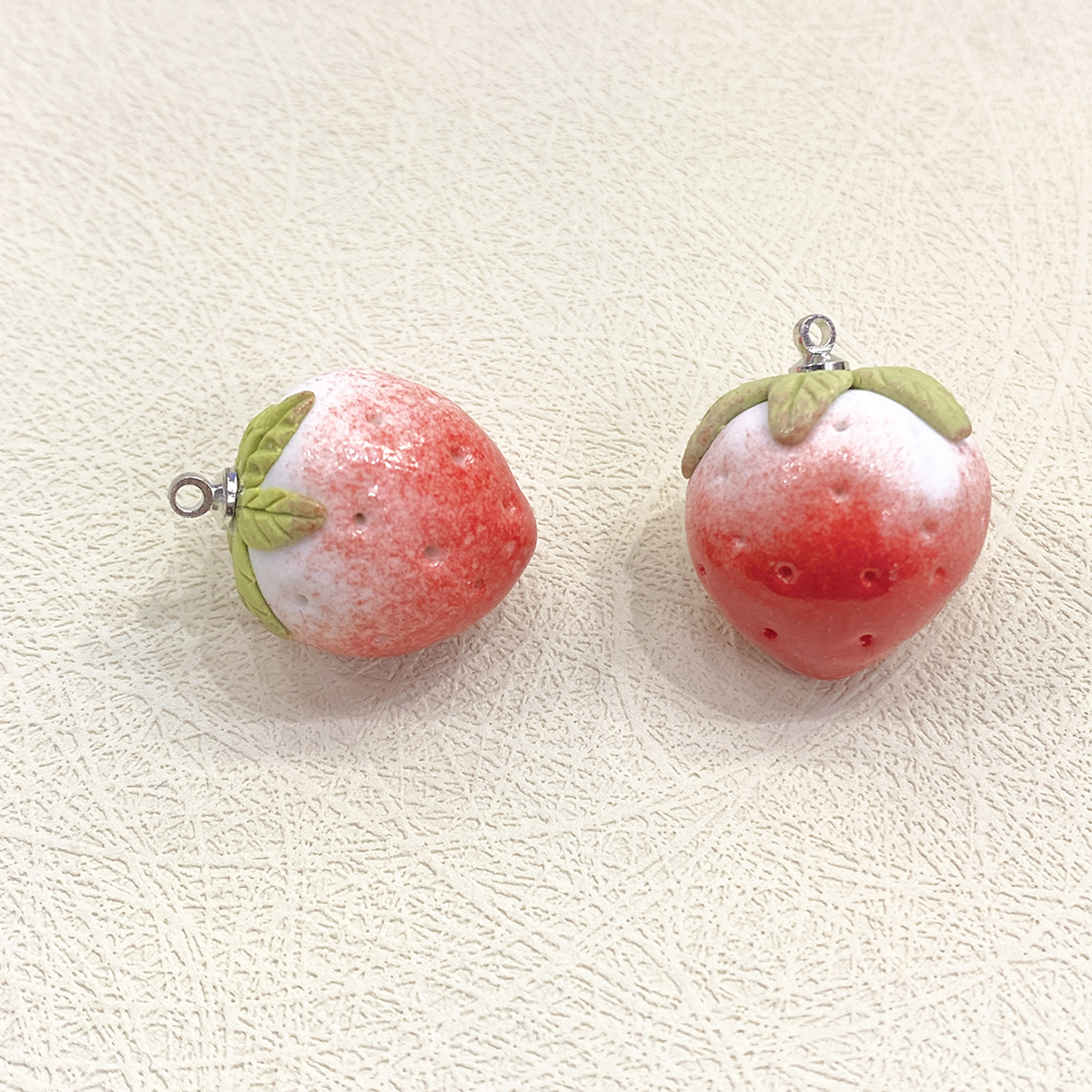 Ceramic Three-Dimensional Strawberry Handmade Hand-Painted Pendant Loose Beads