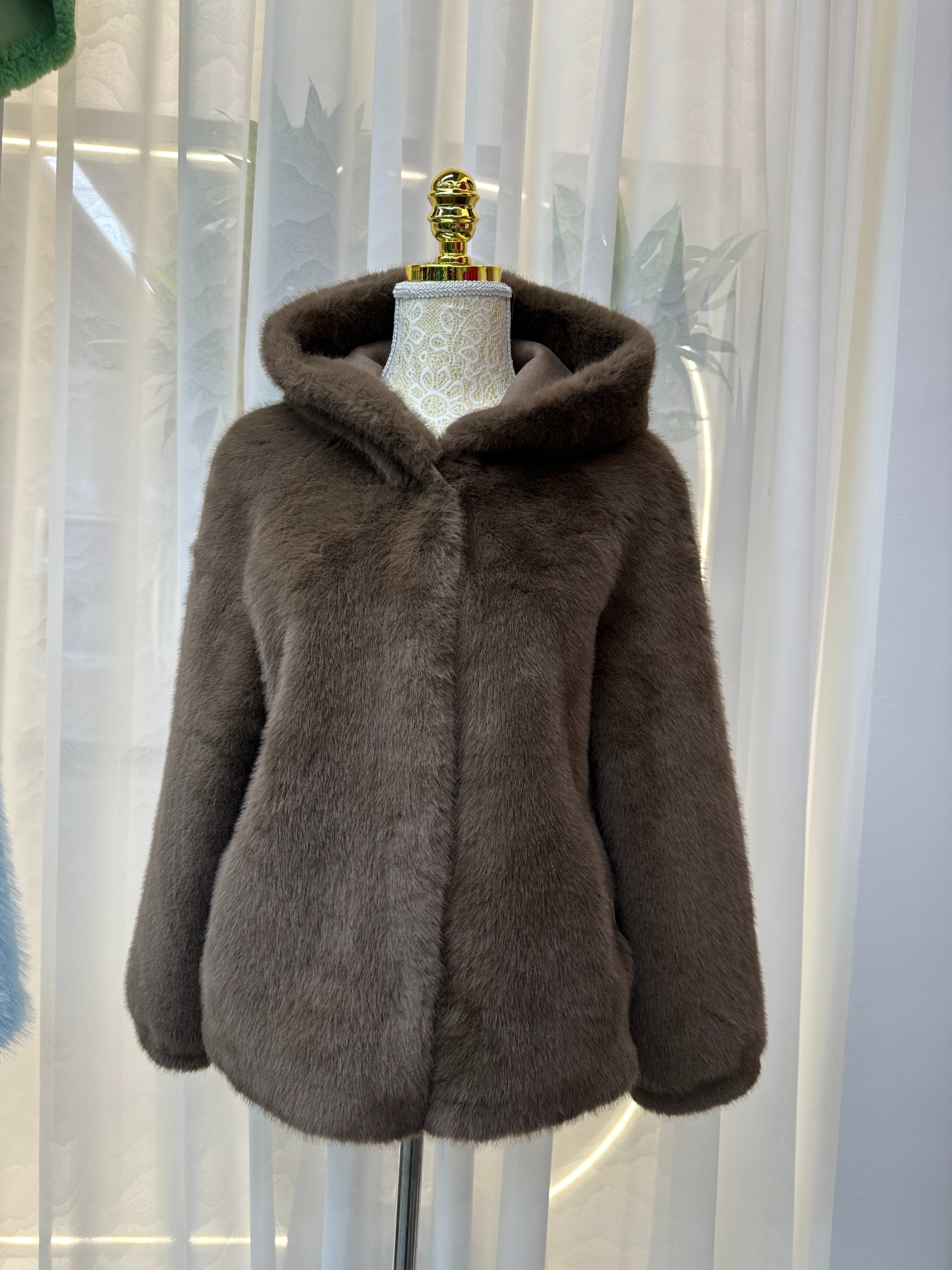Autumnwinter New Woolen Coat Hooded Fur Coat Fashion Trend Specification drawing