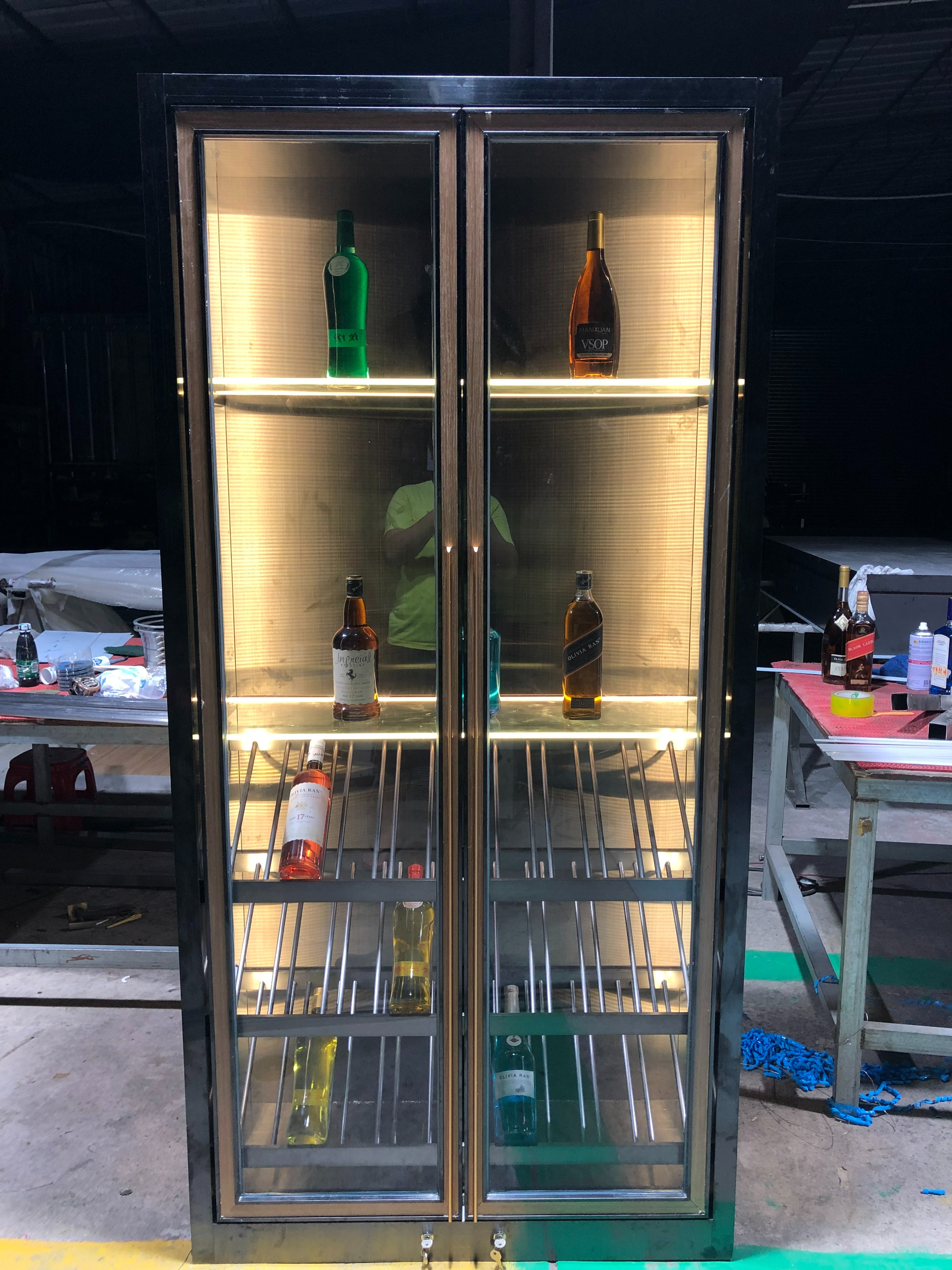 定制批发不锈钢酒柜五金件拉丝钛哑黑托架板层板斜放板红酒斜放架恒温酒柜来图可定制