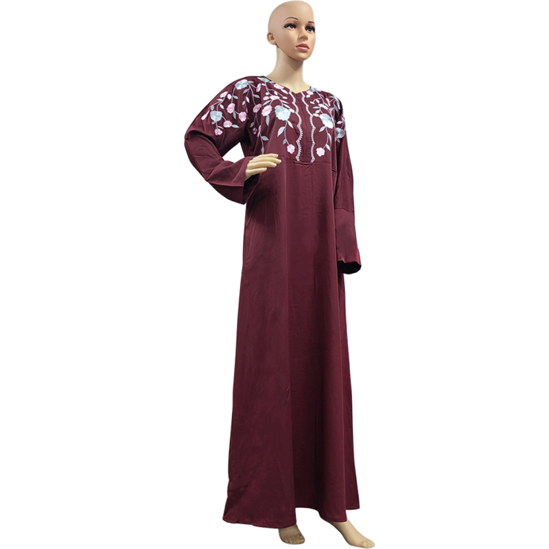 Muslim fashion European and American neckline embroidered solid color factory hot sale direct sales daily ethnic style women's long dress elegant plain color Application Scenario