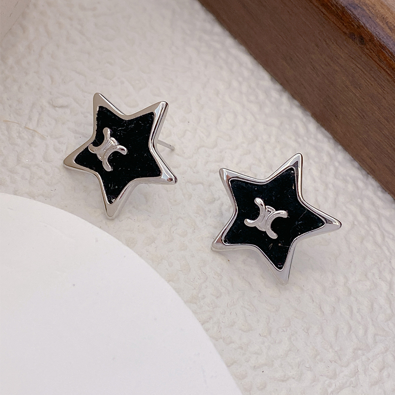 星星耳钉/小众轻奢/高级时尚产品图
