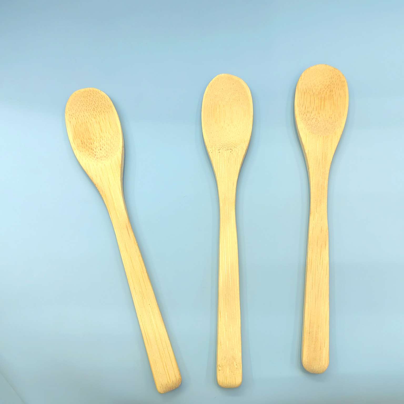 Direct sales of bamboo spatulas and spoons from the manufacturer. Wholesale of long-handled soup spoons and small bamboo spatulas. Bamboo and wood spatulas and spoons detail image 5