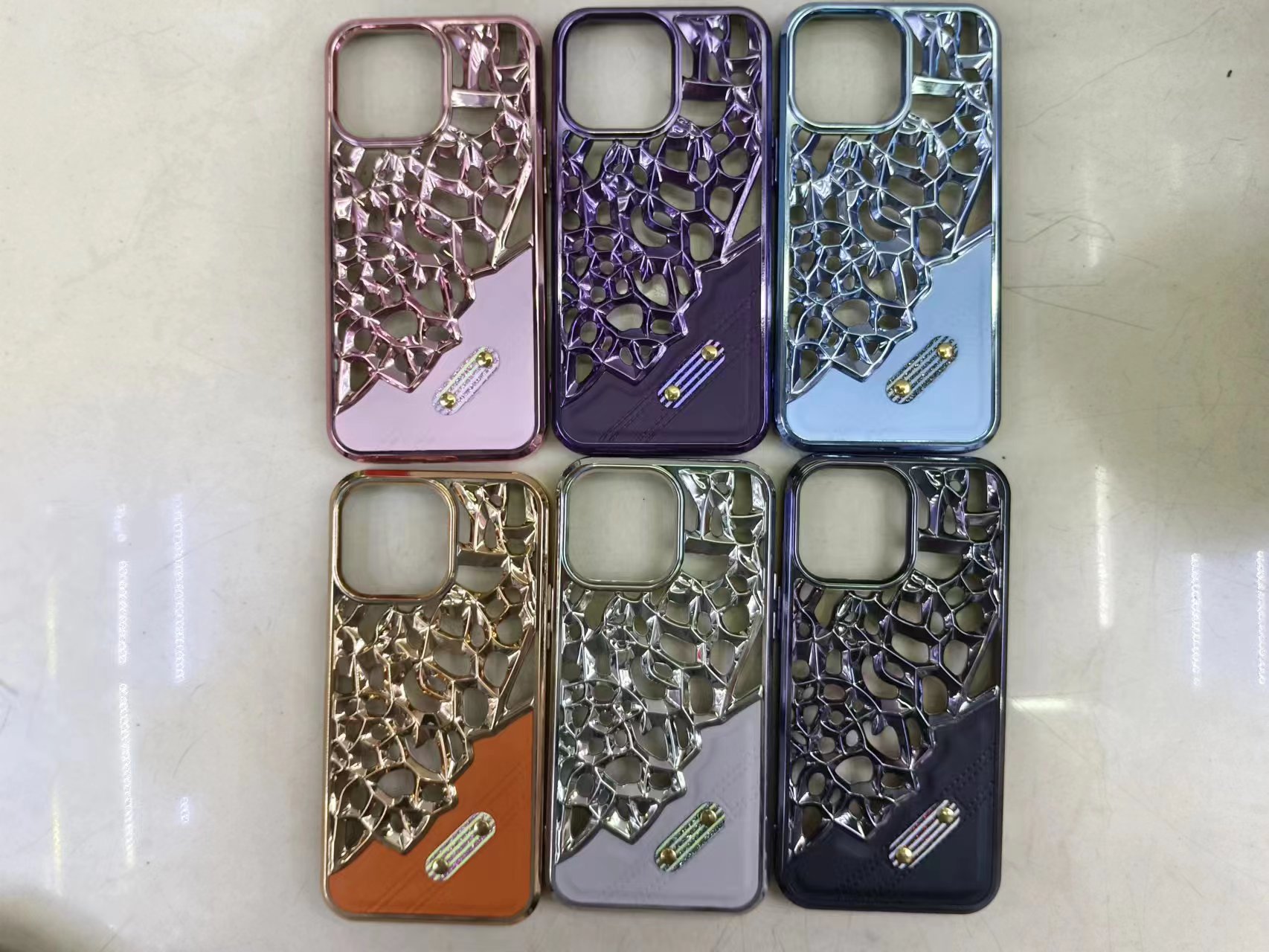 Electroplated hollow cooling mobile phone case