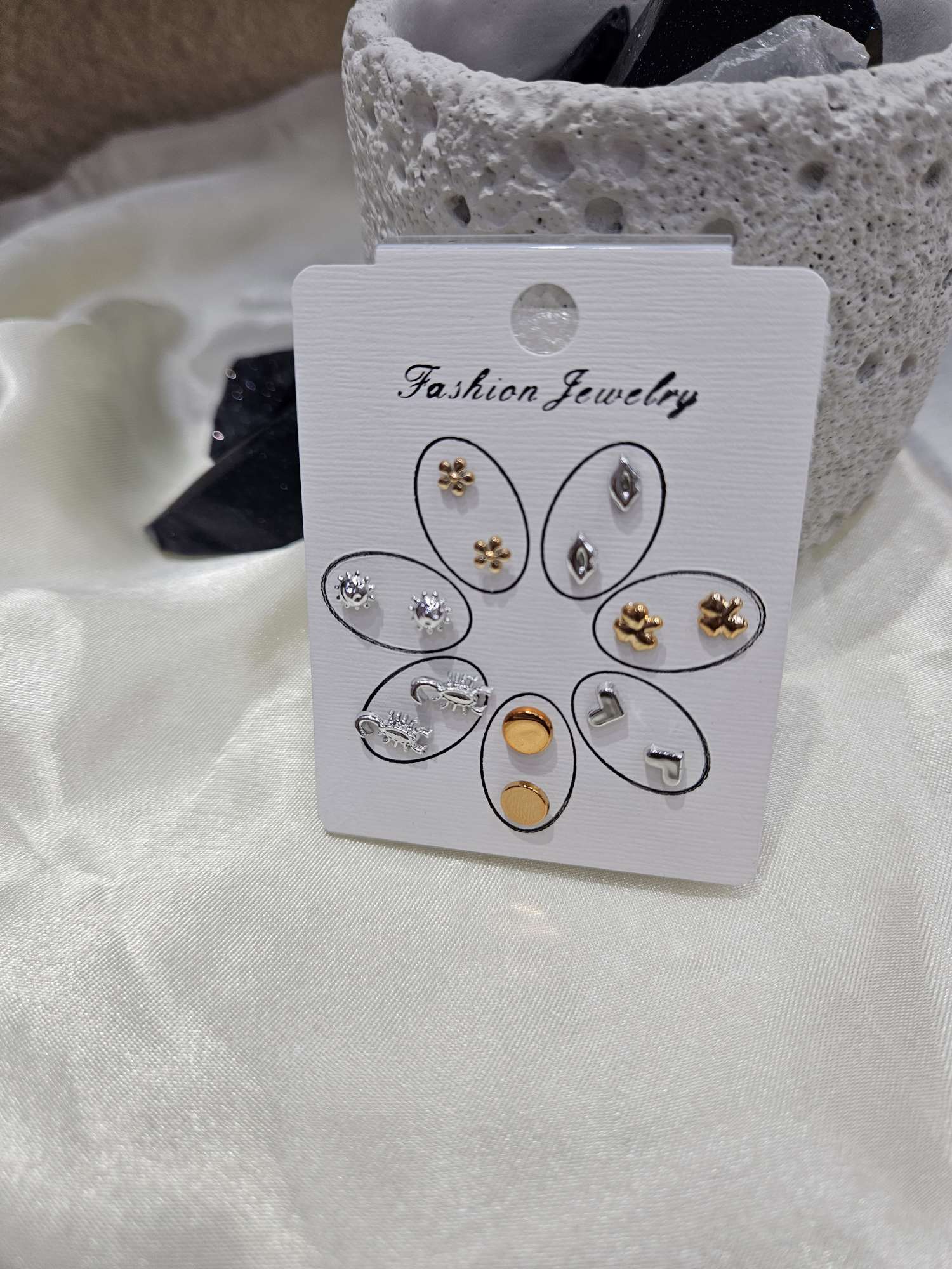7 Exquisite And Elegant Anti-Allergy Small Earrings, A Week Not The Same Stall Two Yuan Shop Hot Gift Dating Small Gifts