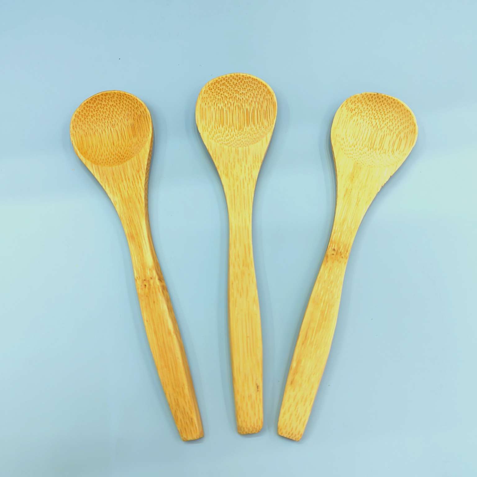 Direct sales of bamboo spatulas and spoons from the manufacturer. Wholesale of long-handled soup spoons and small bamboo spatulas. Bamboo and wood spatulas and spoons Application Scenario
