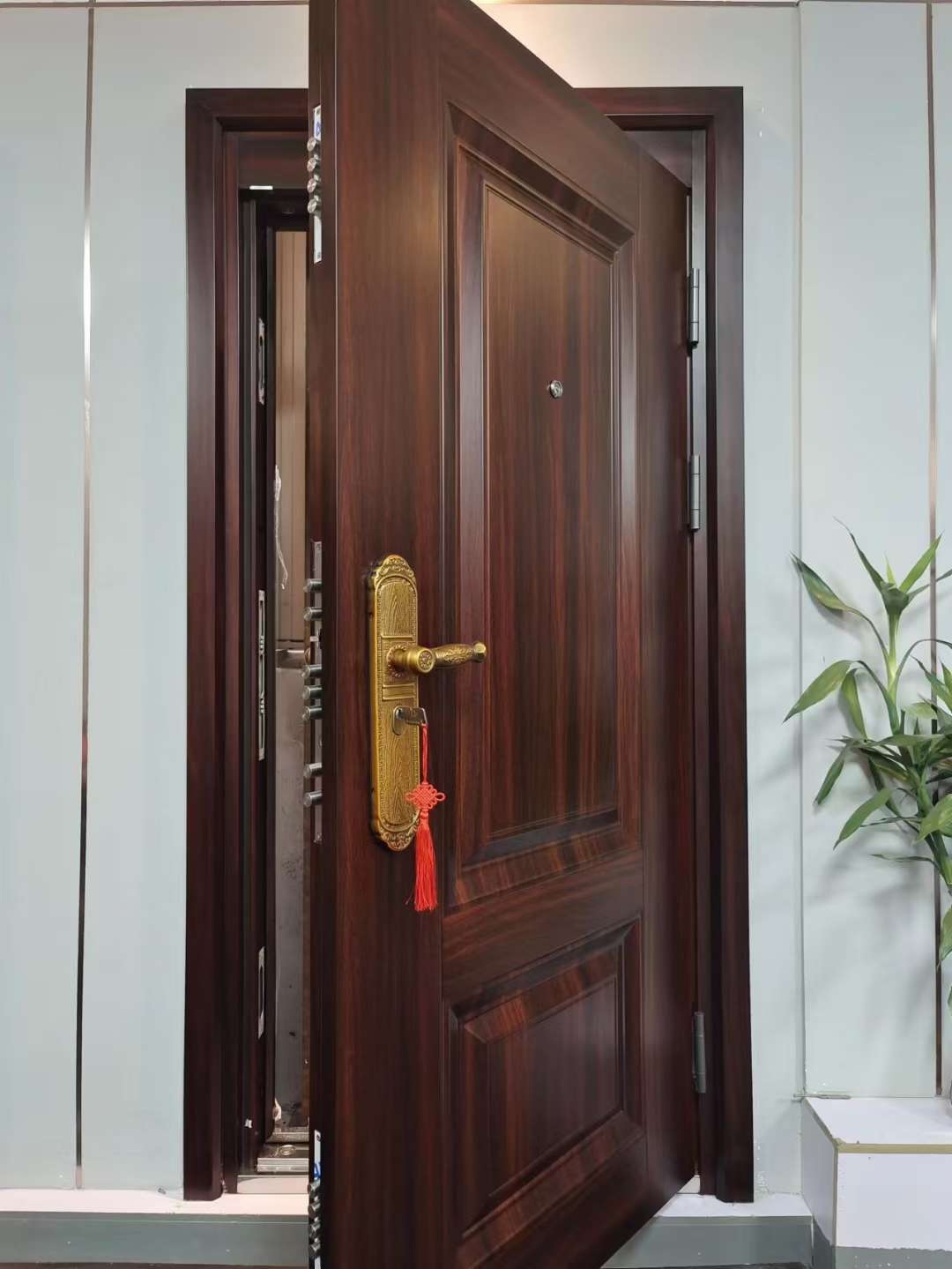 الأبواب، أبواب الدخول detail image 2