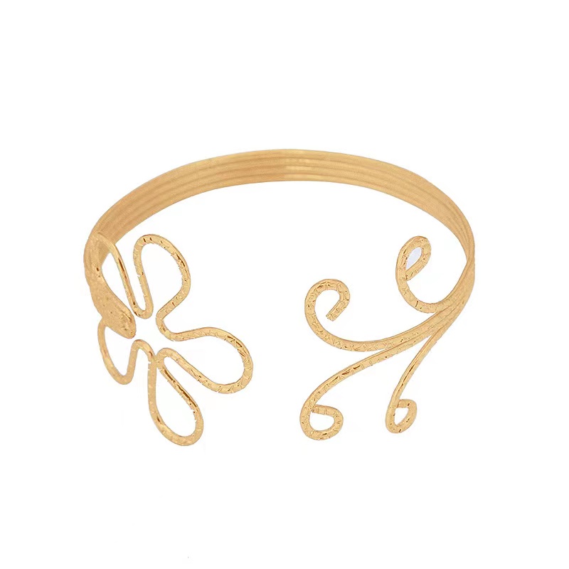 The popular metal shining open C-shaped adjustable women's armband from Xiyin, a cross-border Amazon product from Europe and America, is handcrafted Application Scenario
